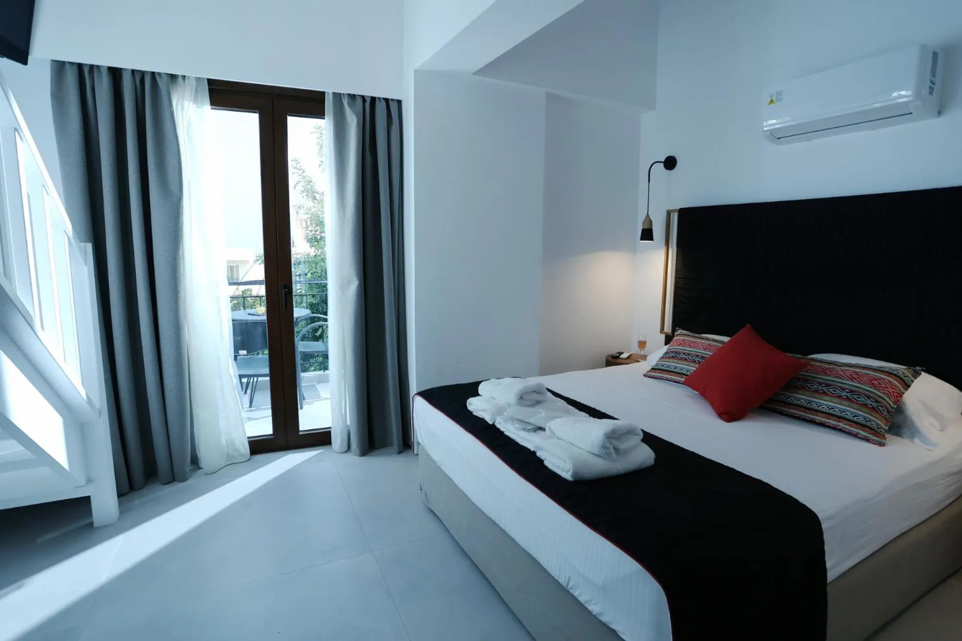 Bedroom, Bed in Yianna Hotel