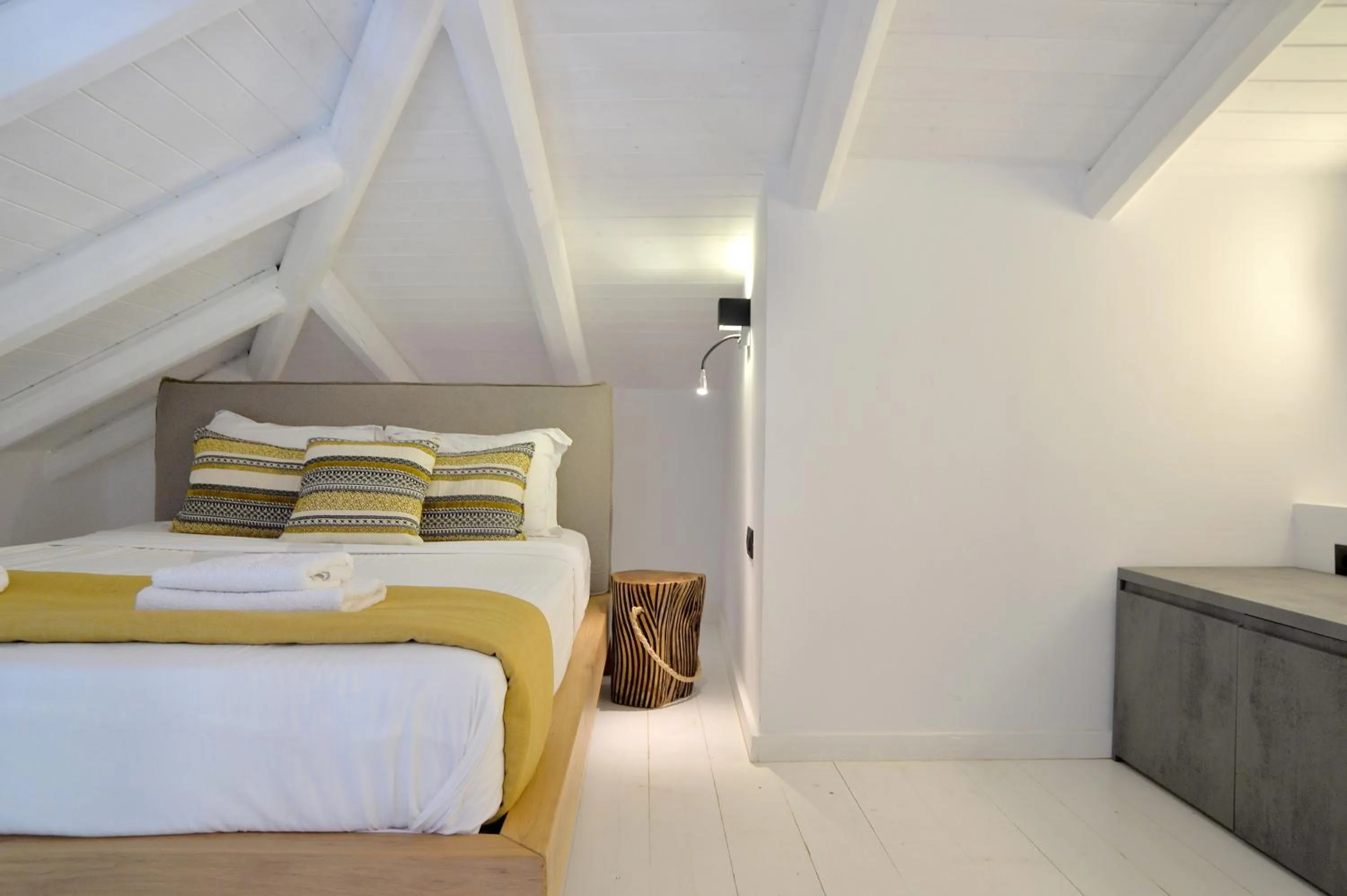 Bedroom, Bed in Yianna Hotel