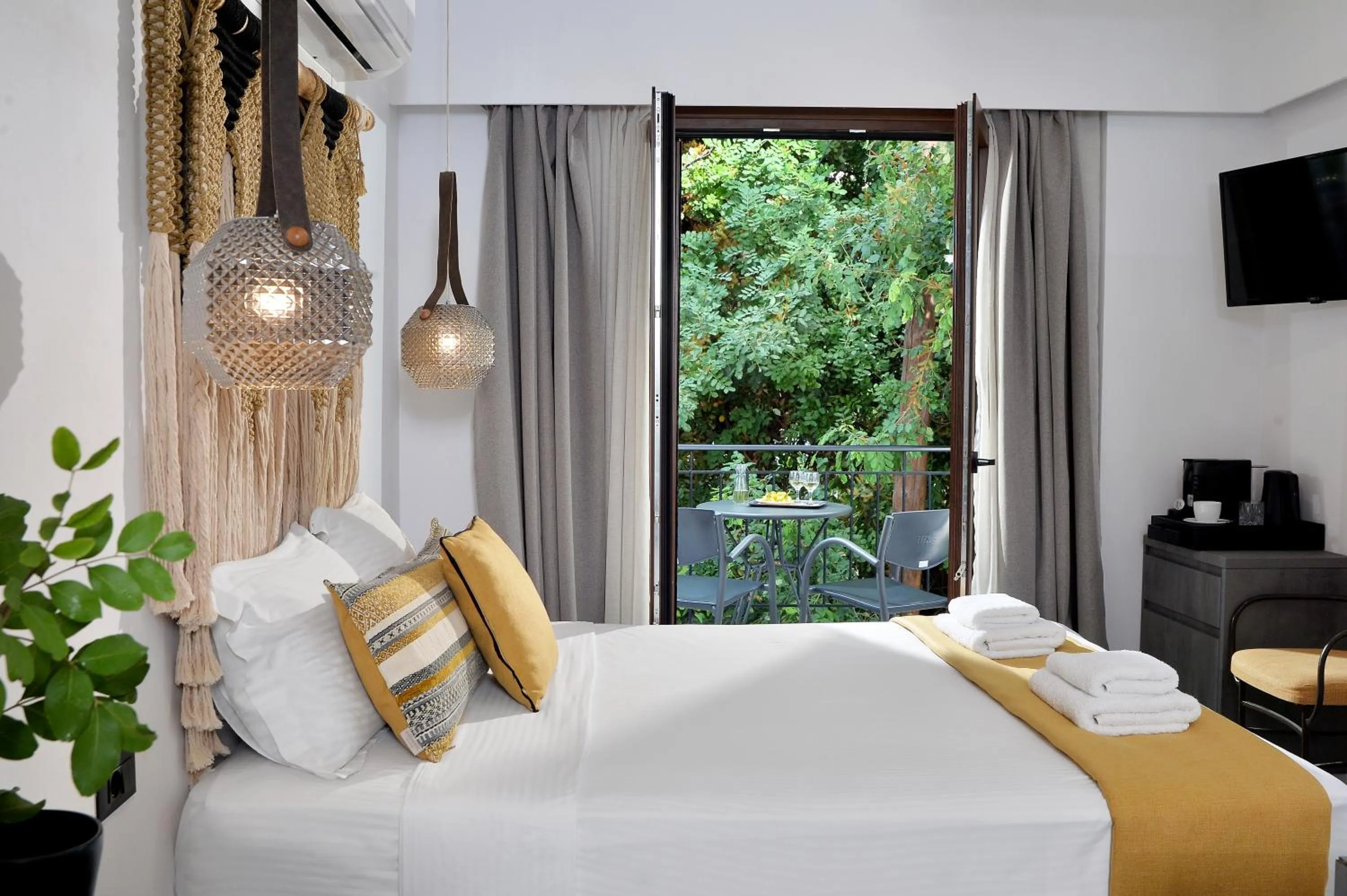 View (from property/room), Bed in Yianna Hotel