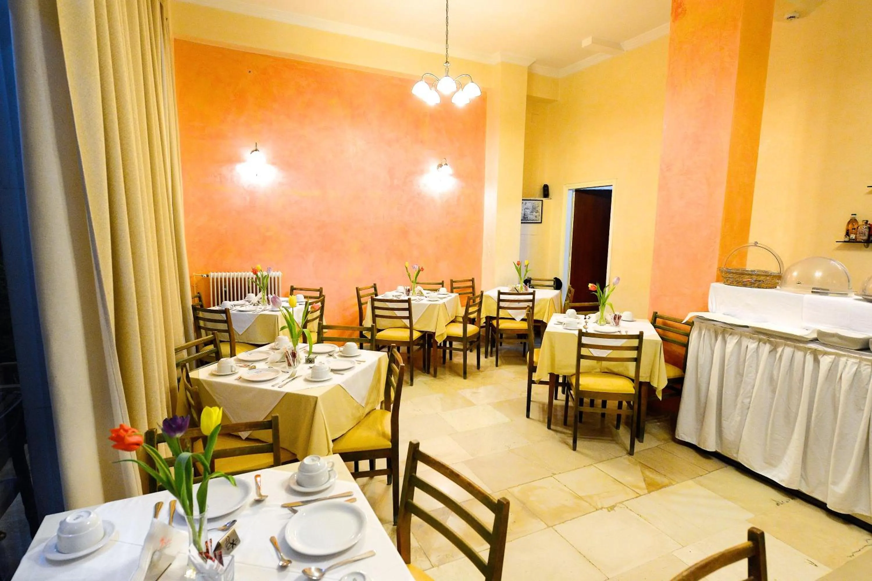 Dining area in Hotel Dalia