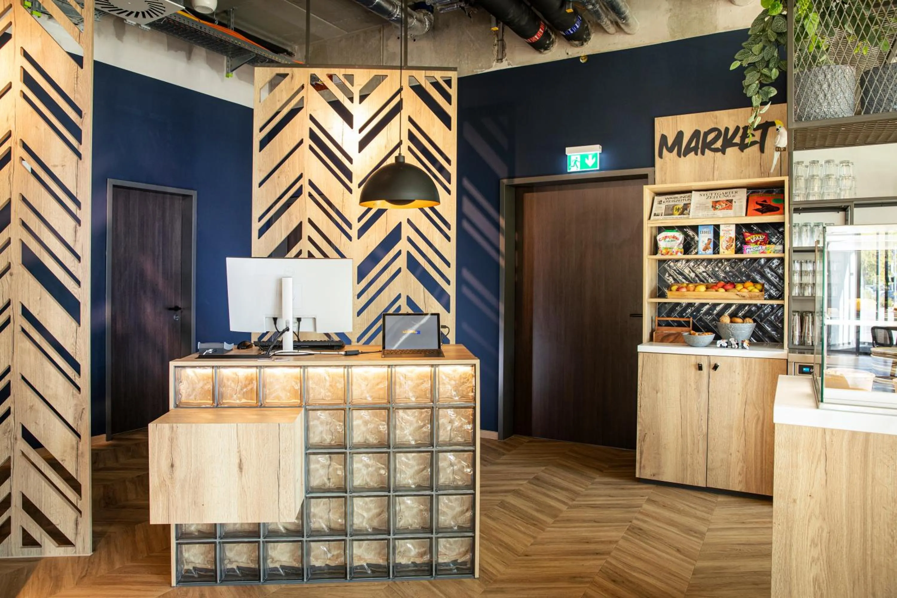 Lobby or reception in LOGINN Hotel Waiblingen