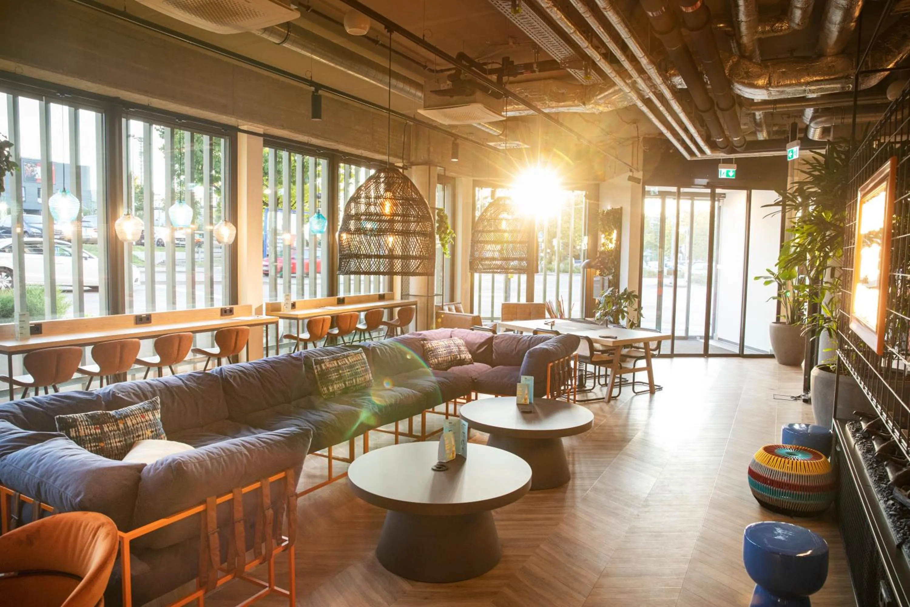 Lobby or reception in LOGINN Hotel Waiblingen