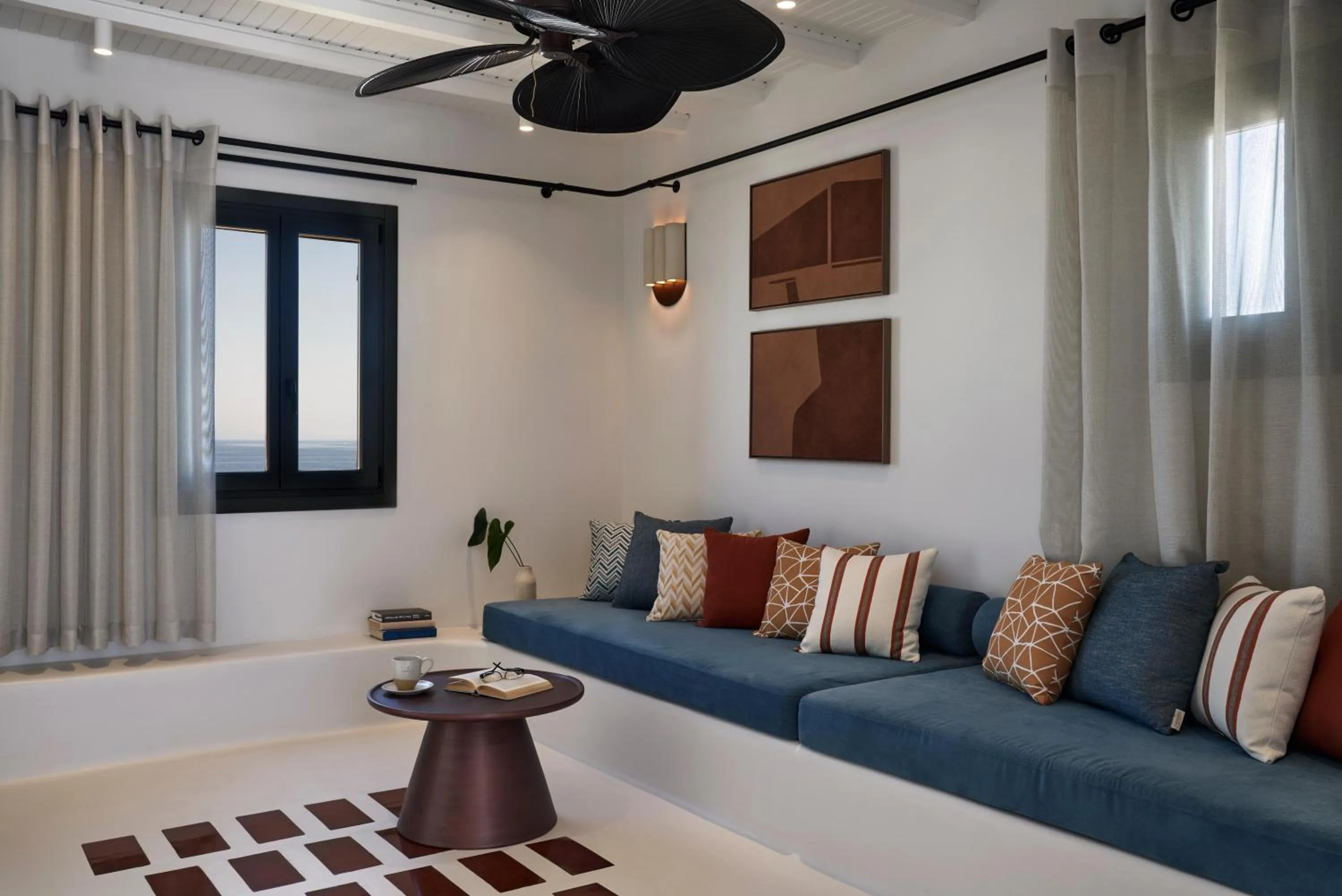 Photo of the whole room in Andronis Minois