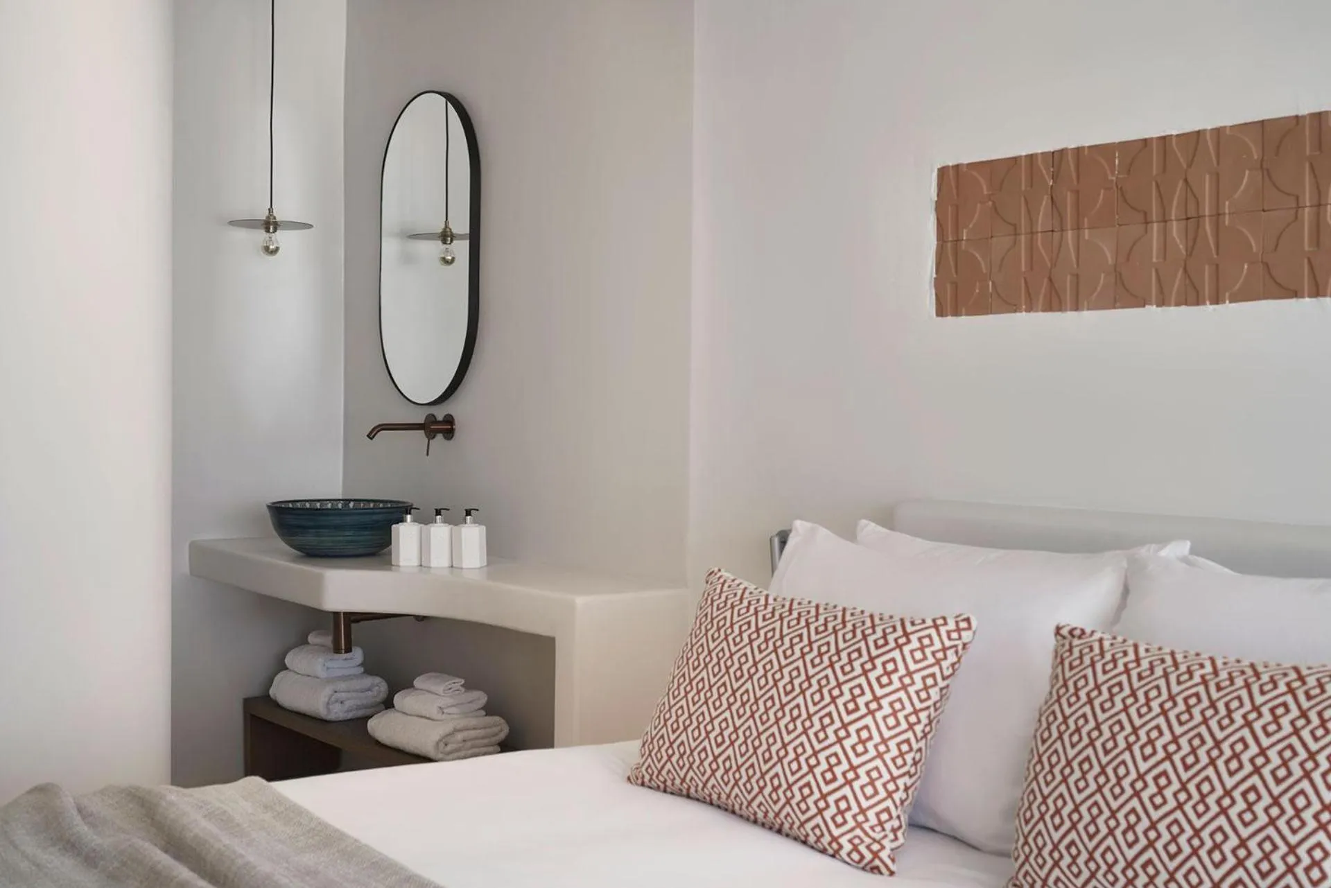 Photo of the whole room, Bed in Andronis Minois