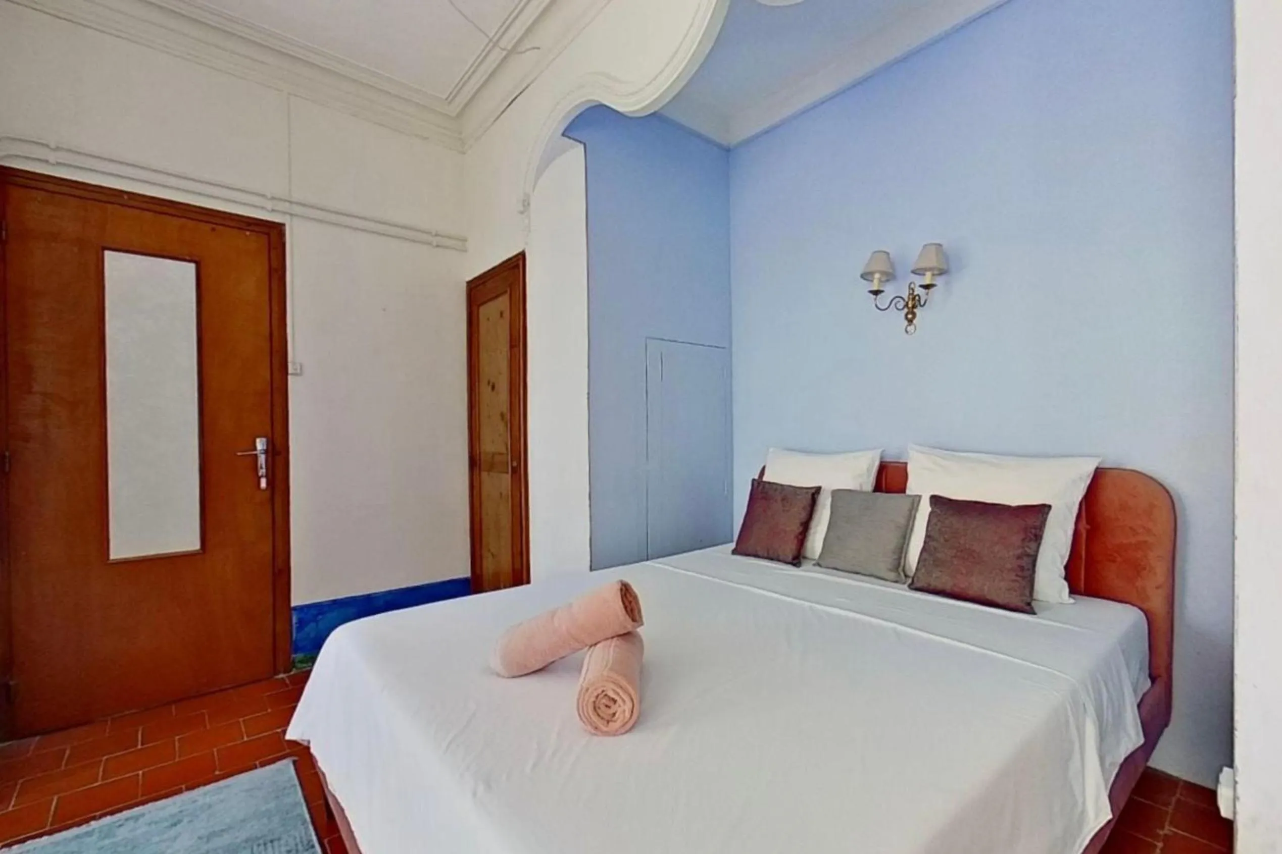 Bed in Les 2 Drôles d'Oiseaux