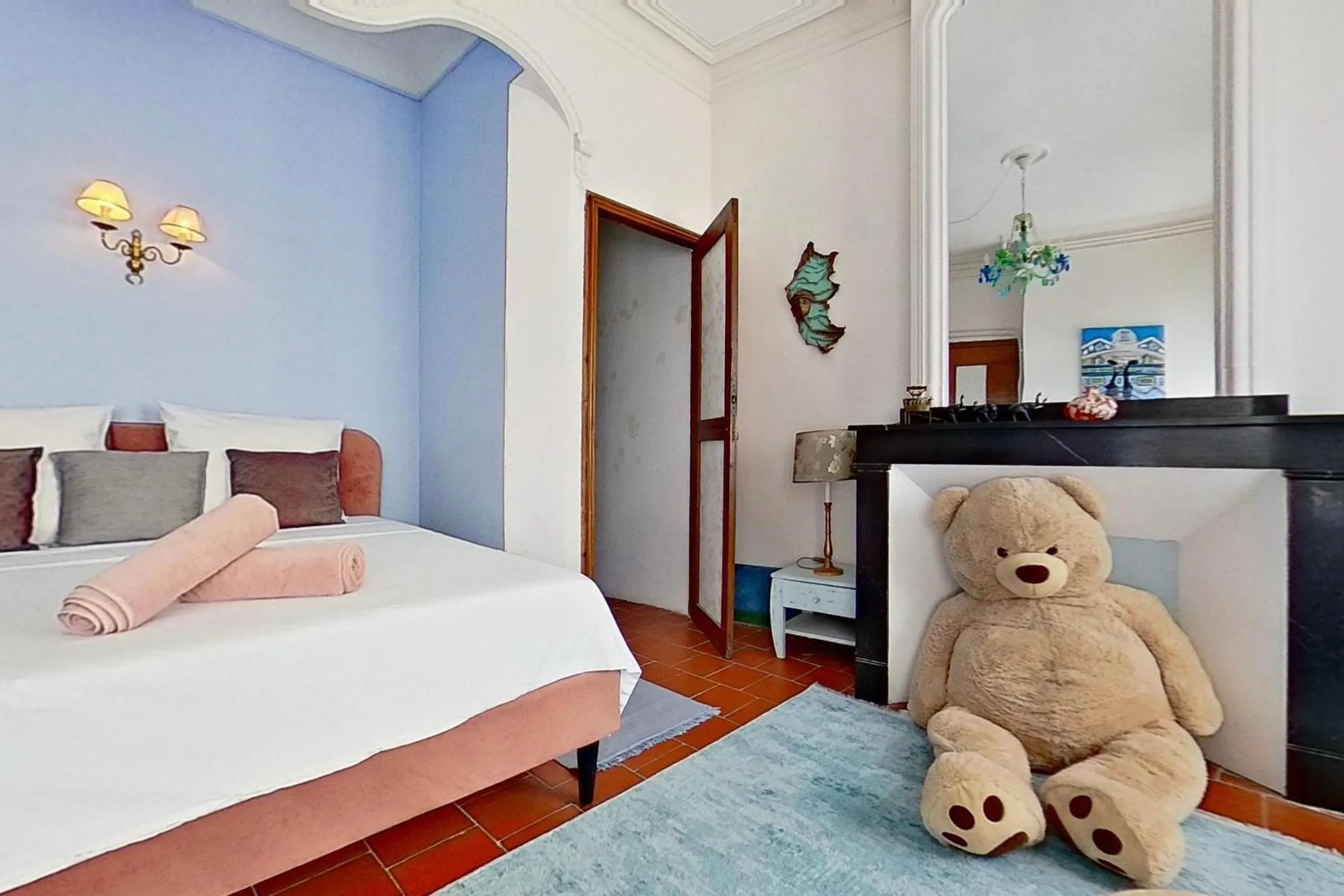 Bed in Les 2 Drôles d'Oiseaux