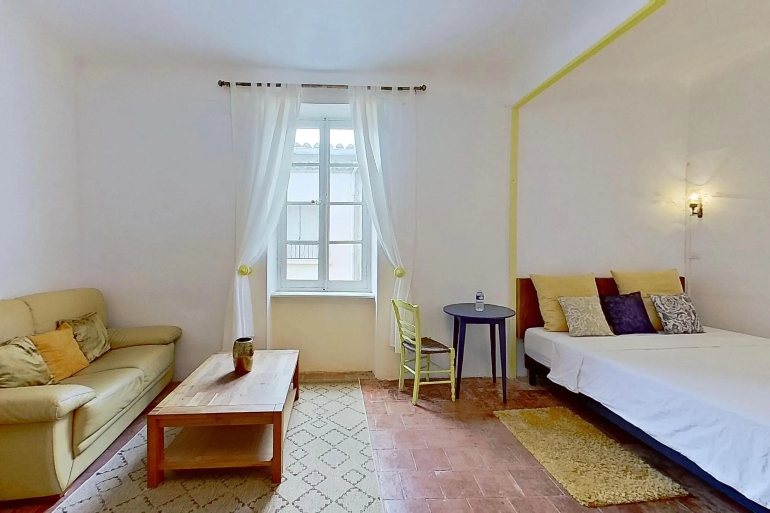 Bed in Les 2 Drôles d'Oiseaux