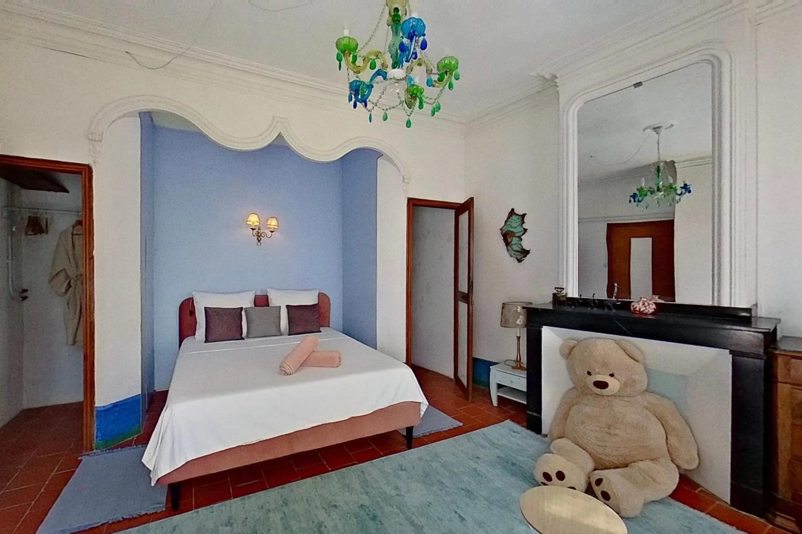 Bed in Les 2 Drôles d'Oiseaux