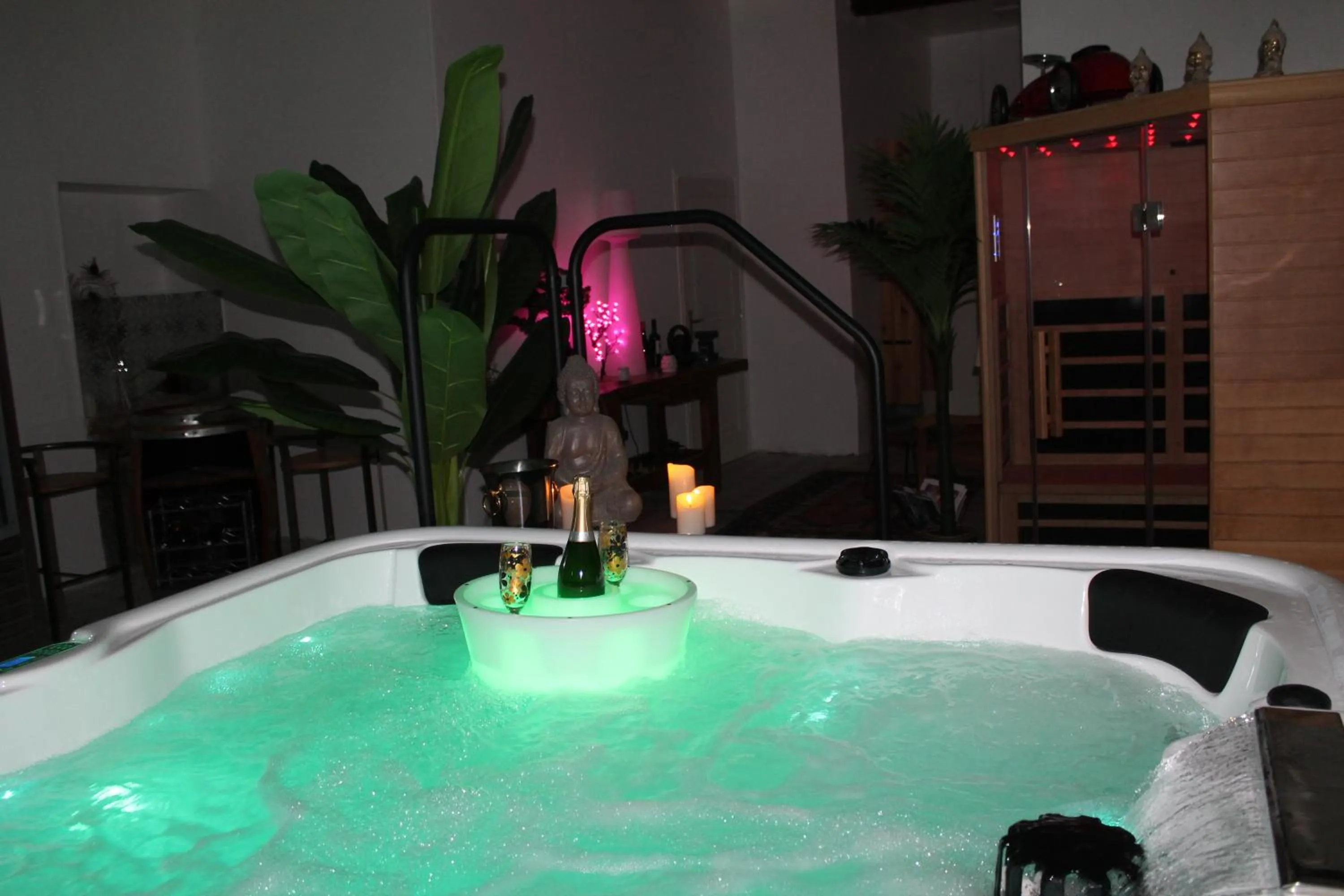 Spa and wellness centre/facilities in Les 2 Drôles d'Oiseaux