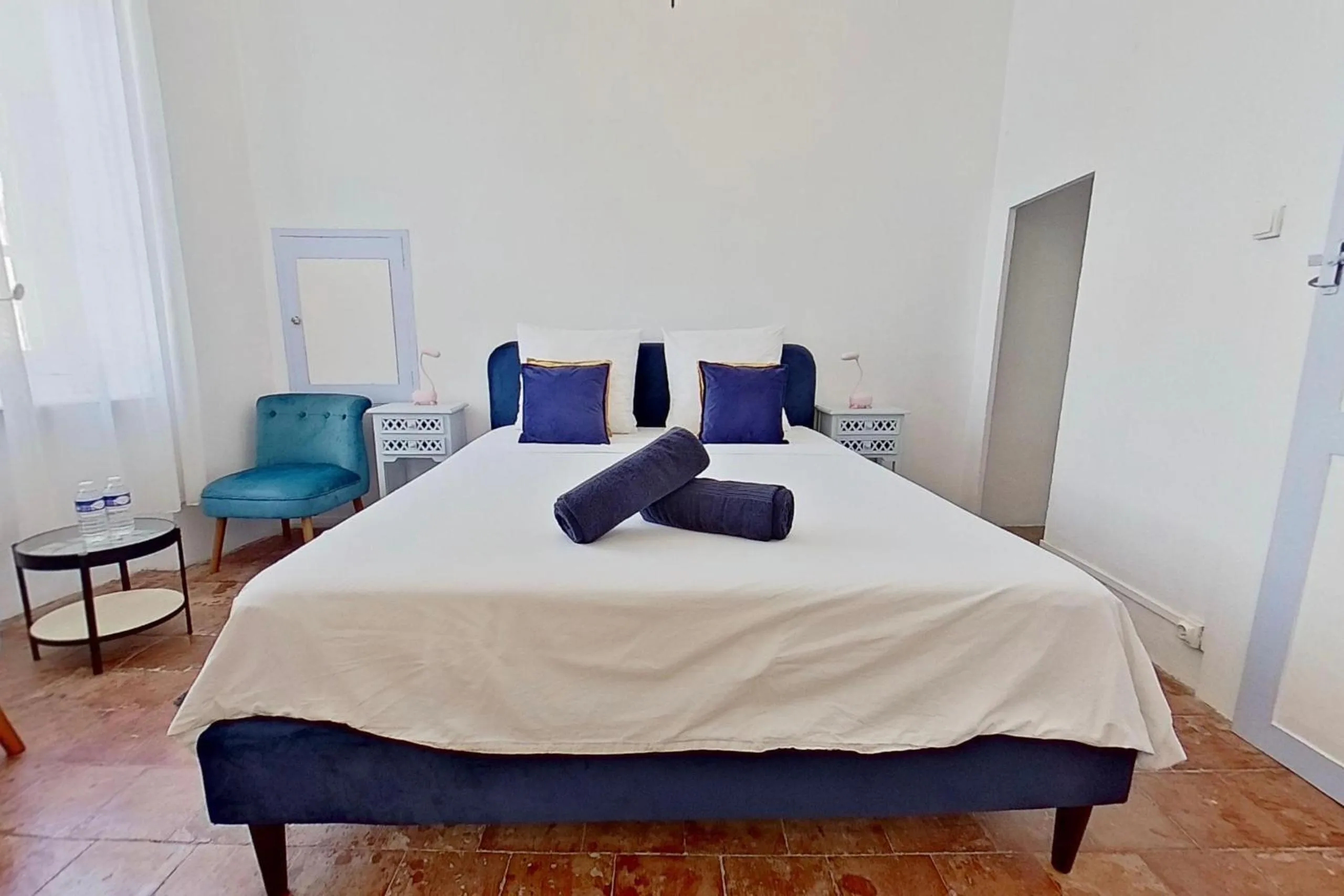 Bed in Les 2 Drôles d'Oiseaux