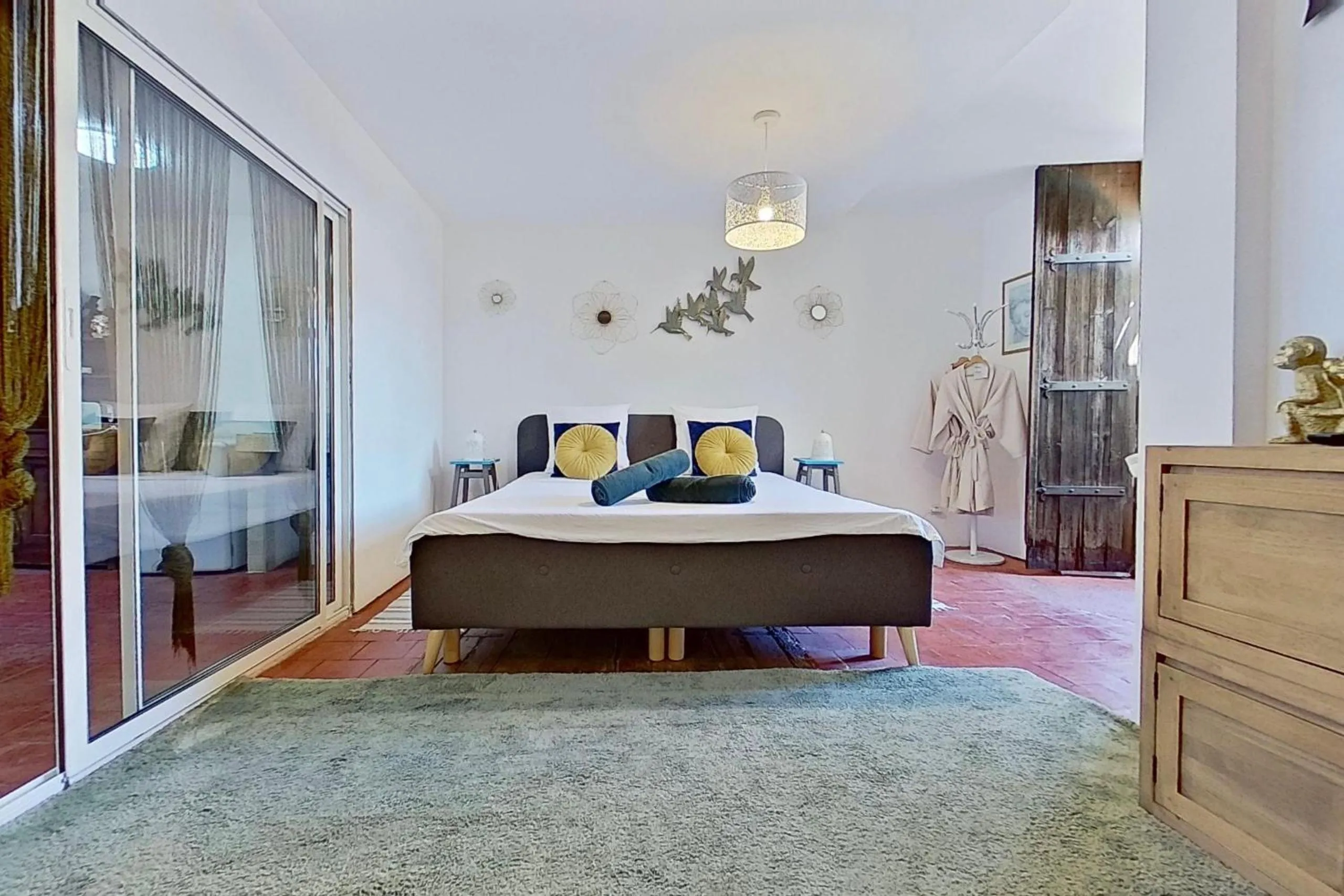 Bed in Les 2 Drôles d'Oiseaux