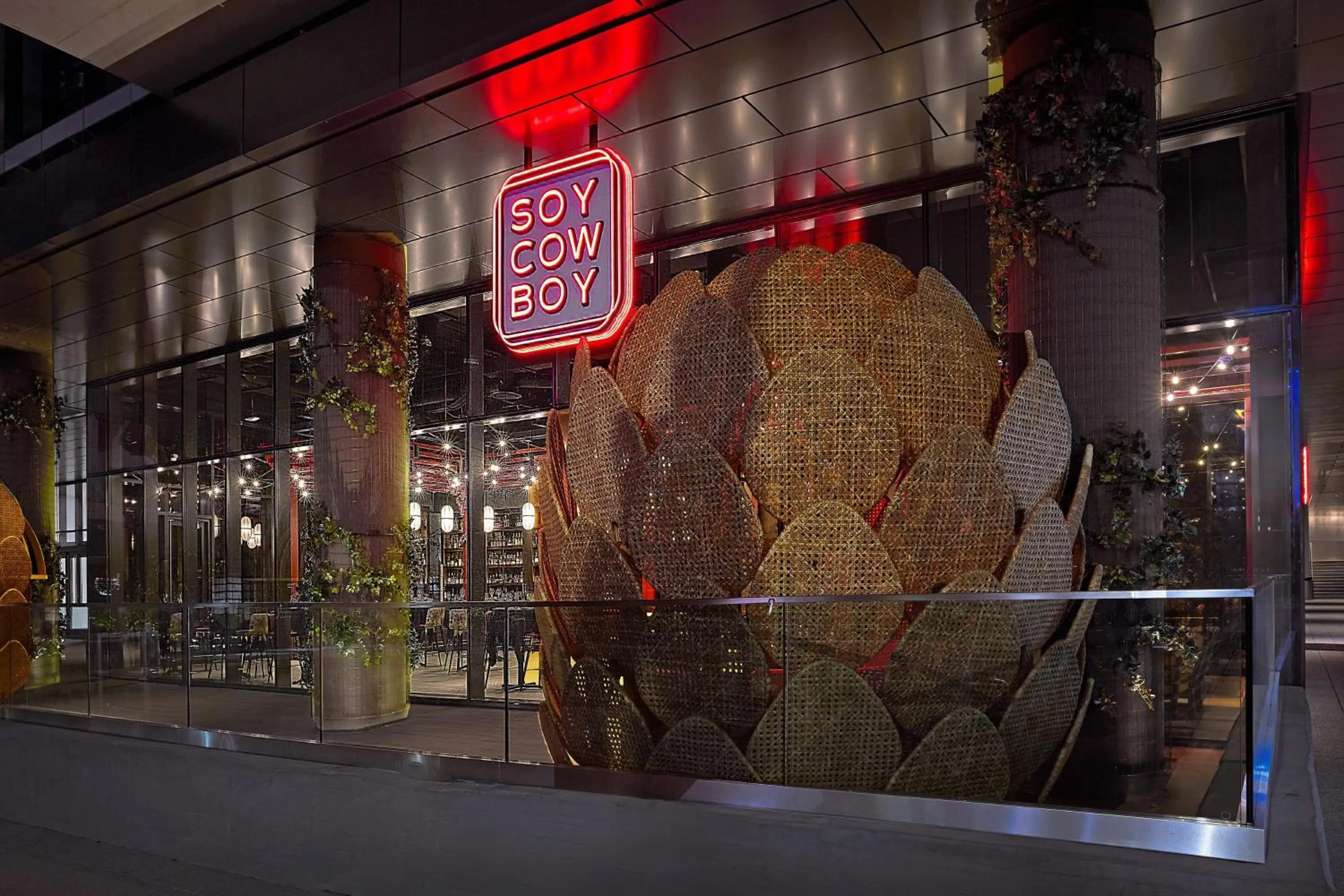 Restaurant/places to eat in Loews Arlington Hotel