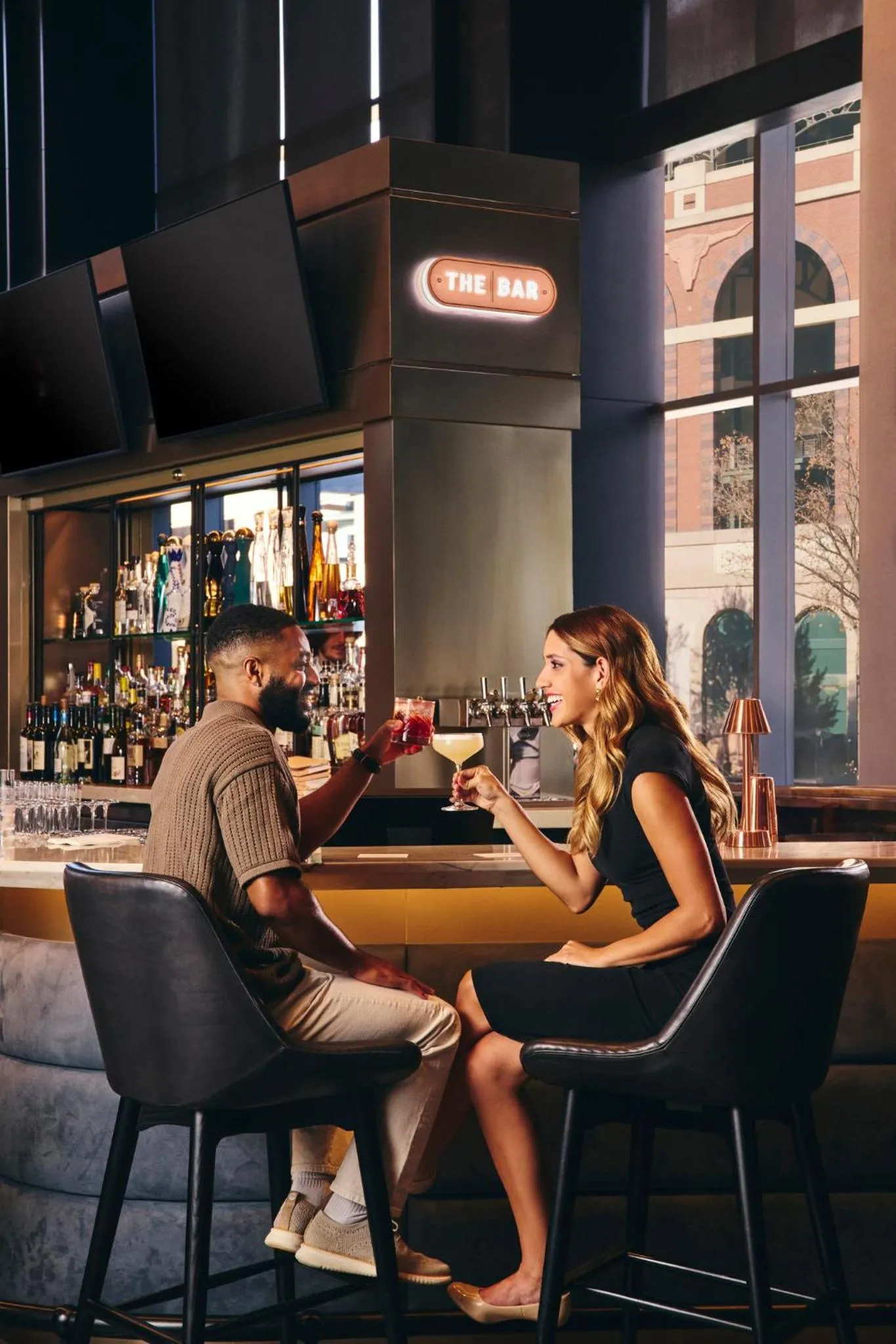 Restaurant/places to eat in Loews Arlington Hotel