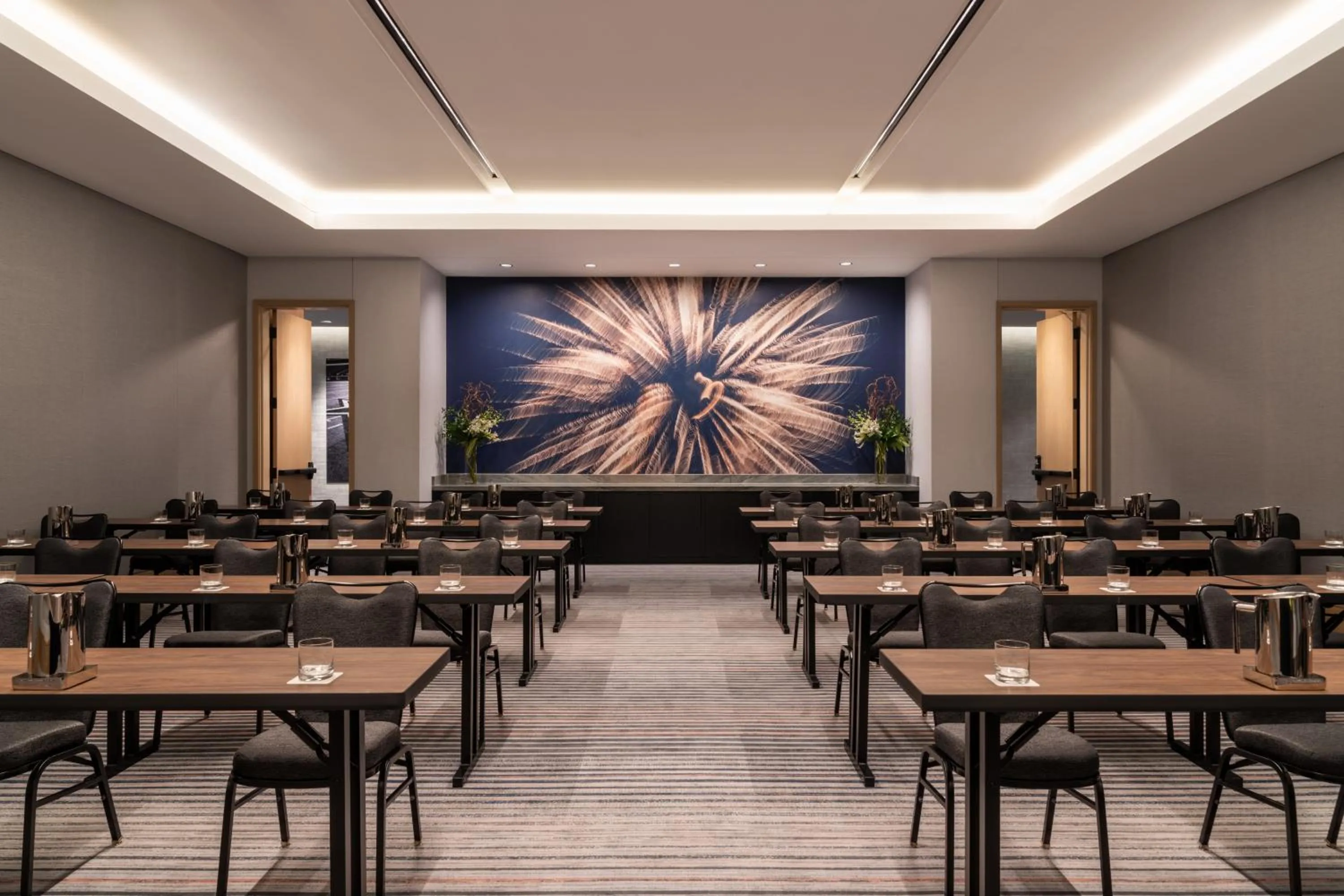 Meeting/conference room in Loews Arlington Hotel
