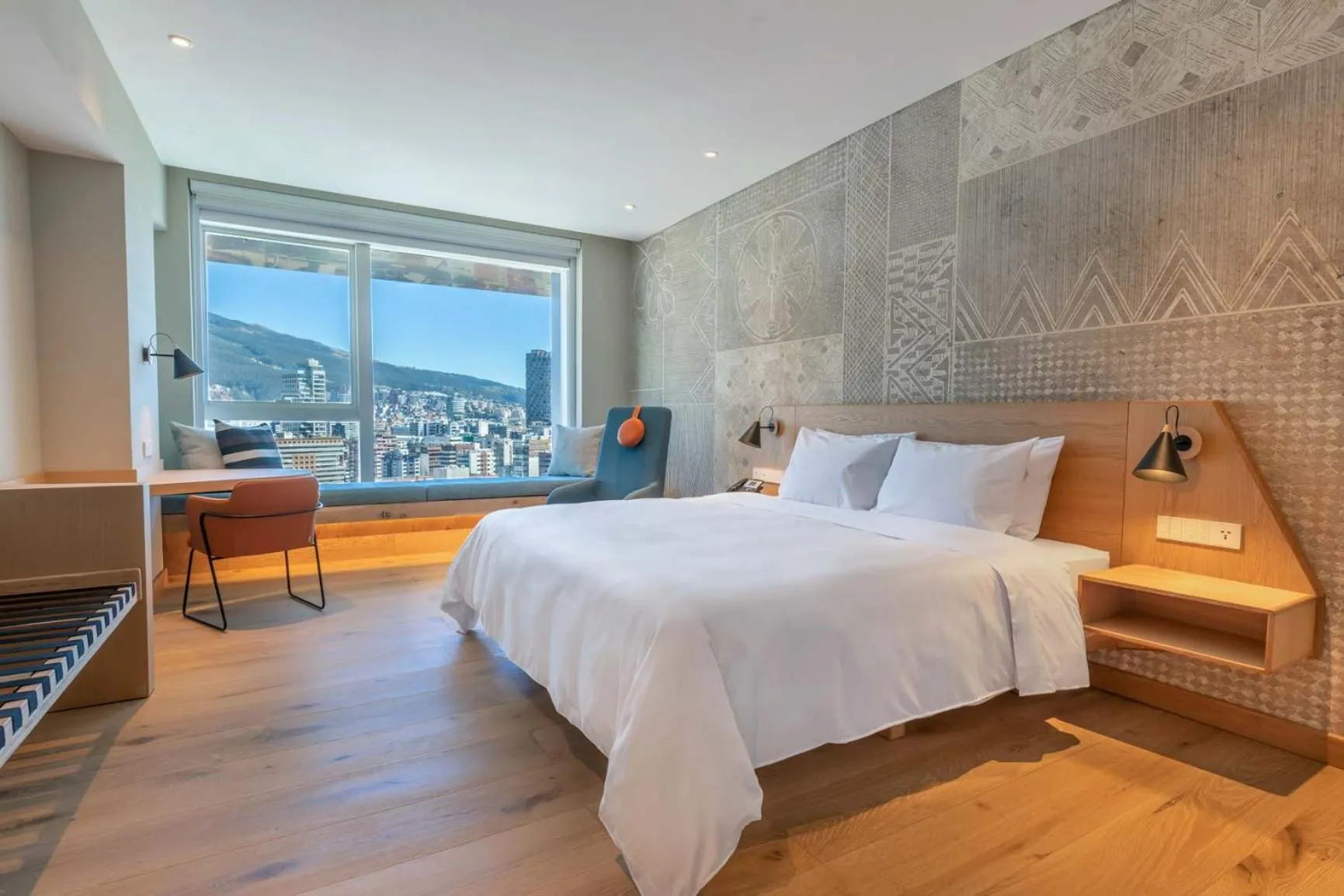 View (from property/room), Bed in GO Quito Hotel