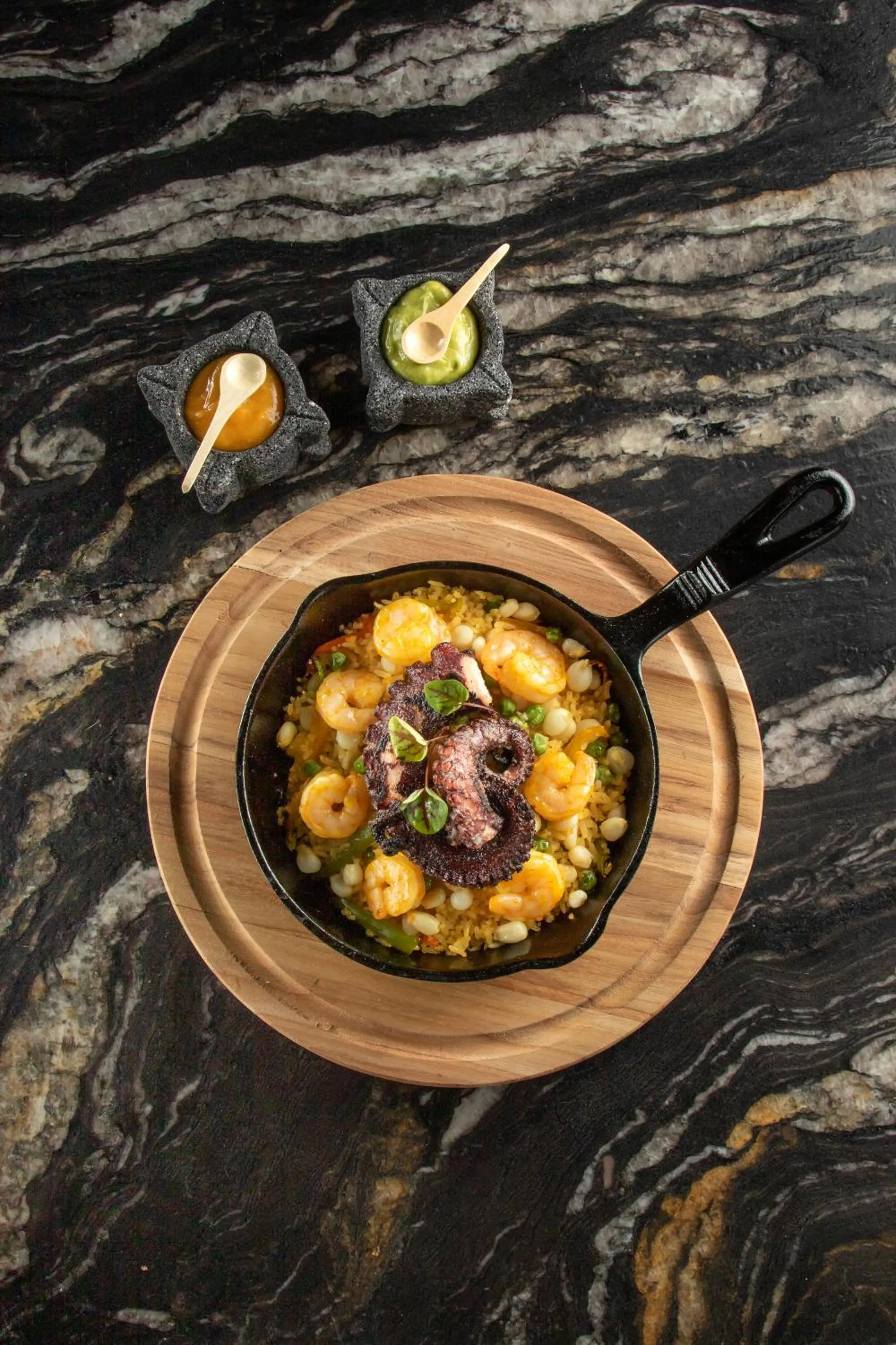 Restaurant/places to eat in GO Quito Hotel