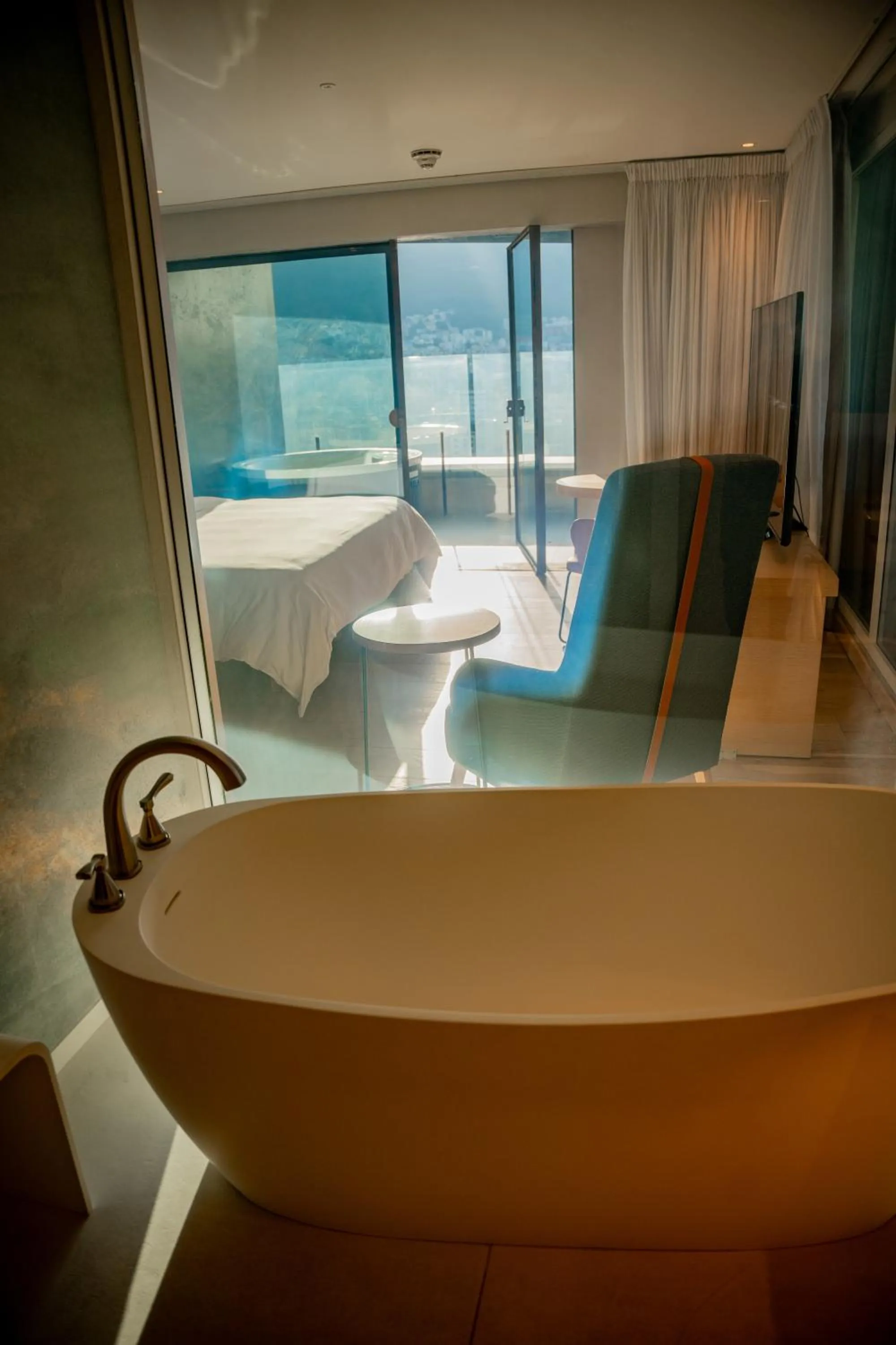 Bedroom, Bed in GO Quito Hotel