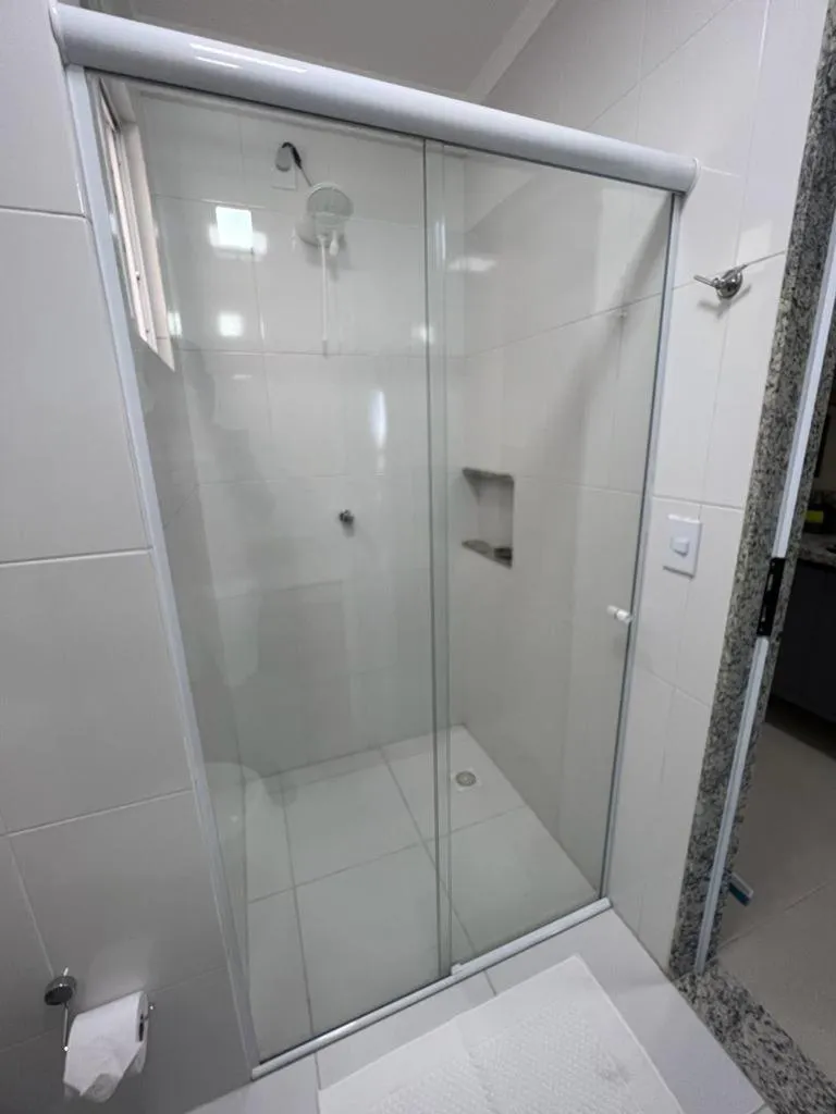 Shower in Spazzio diRoma Com Parque Acqua Park Diroma Incluso