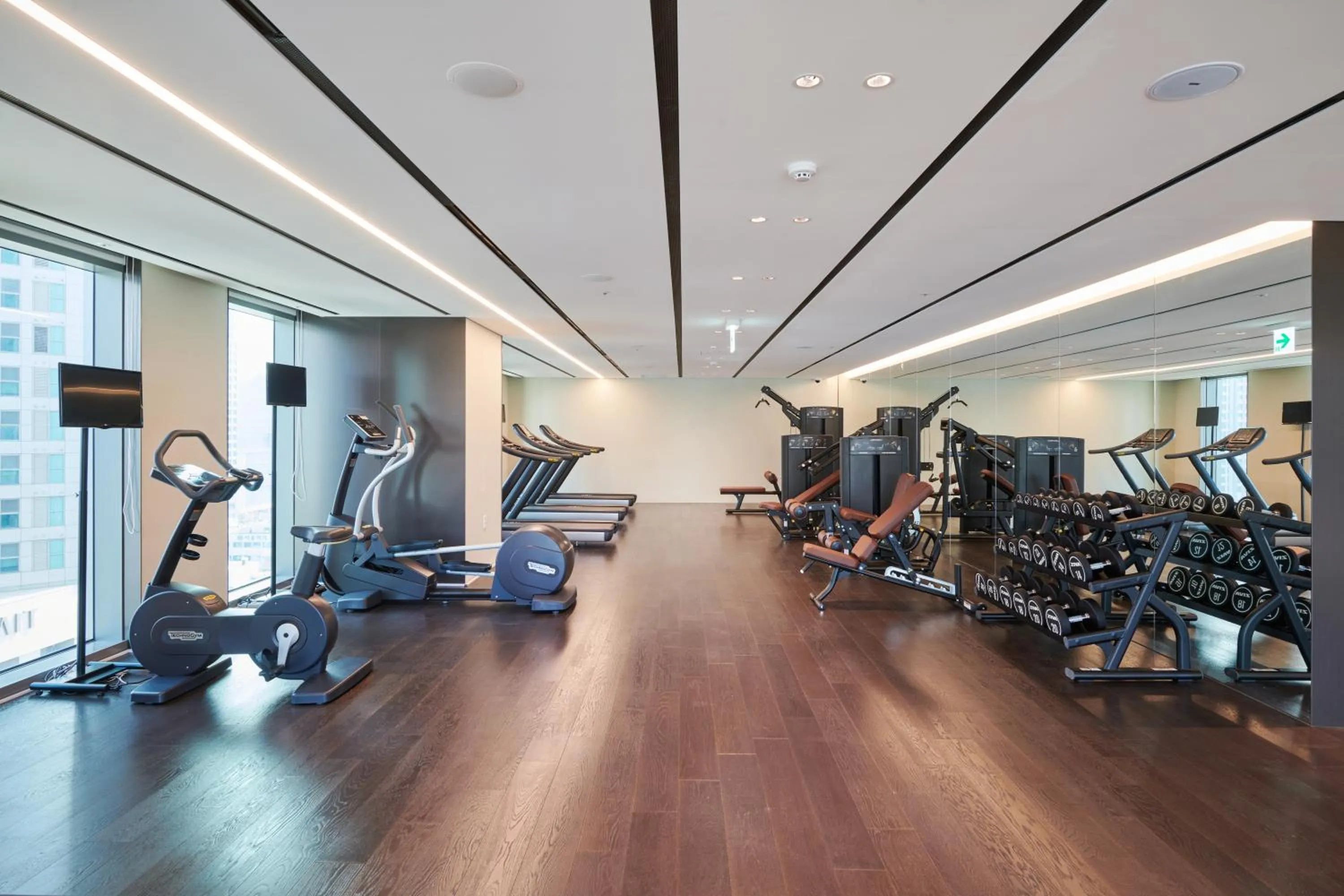 Fitness centre/facilities in Nine Tree Premier ROKAUS Hotel Seoul Yongsan