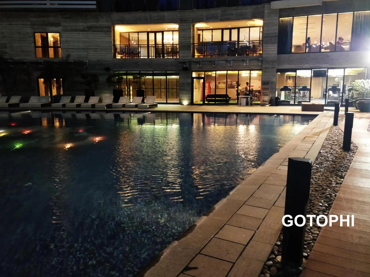 Night in The Knightsbridge Residences