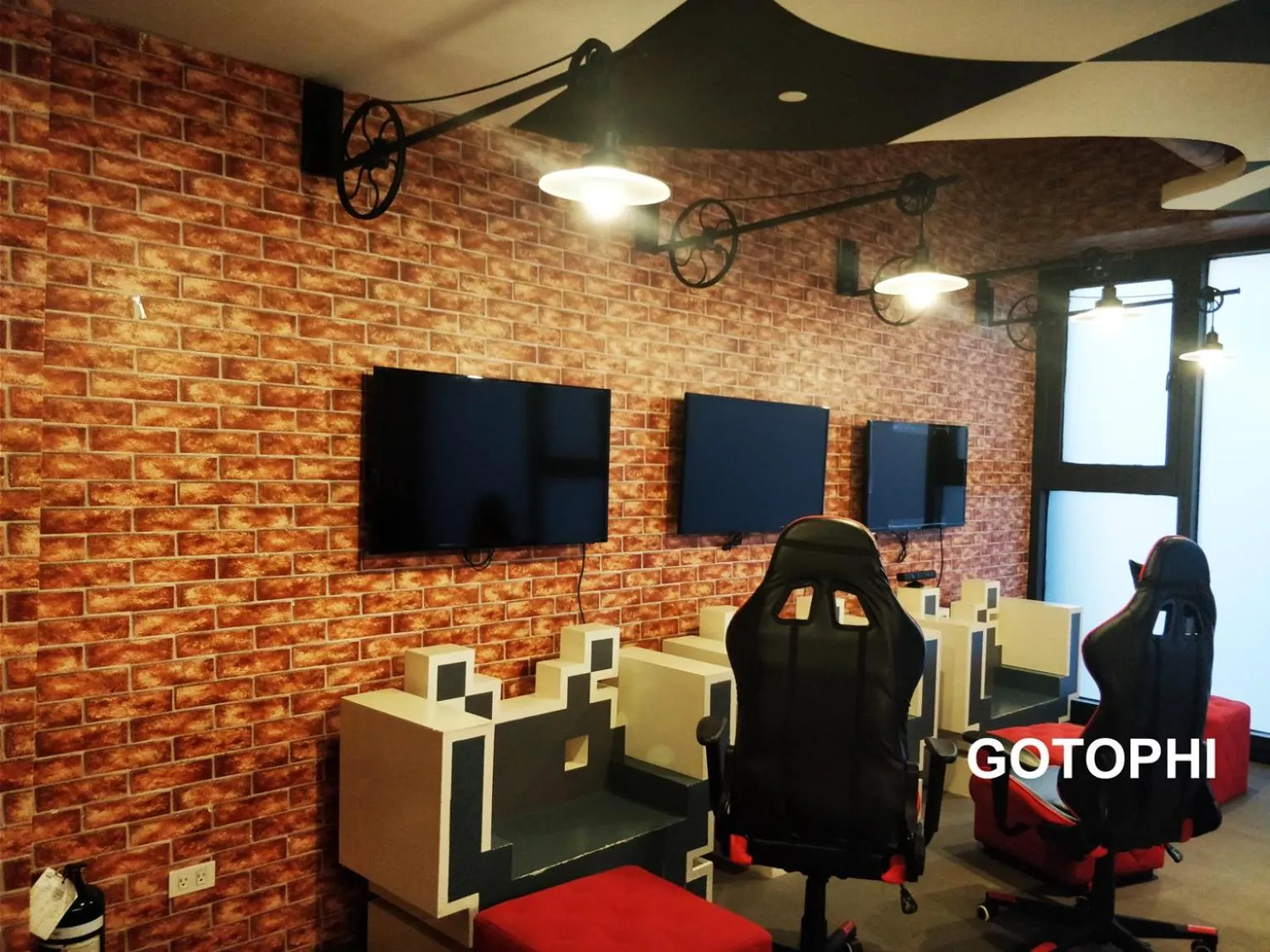 Game Room in The Knightsbridge Residences