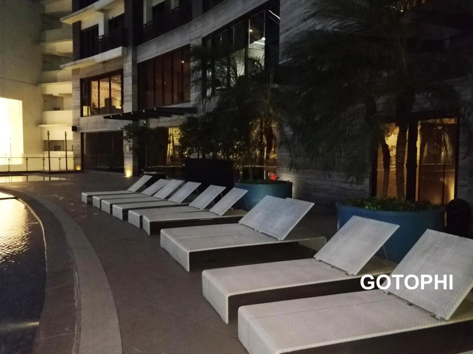 Night in The Knightsbridge Residences