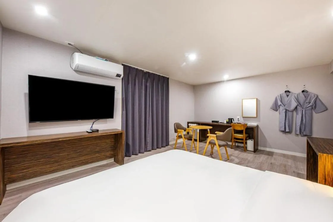 air conditioner in Haru Hotel