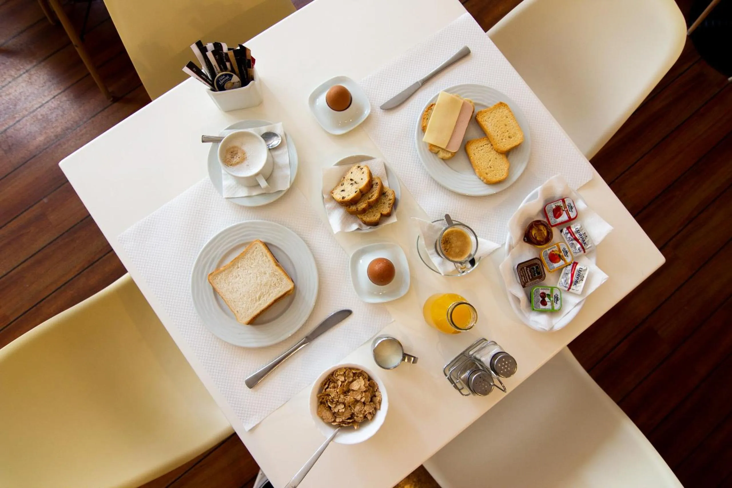 Continental breakfast in Anemoni Piraeus Hotel