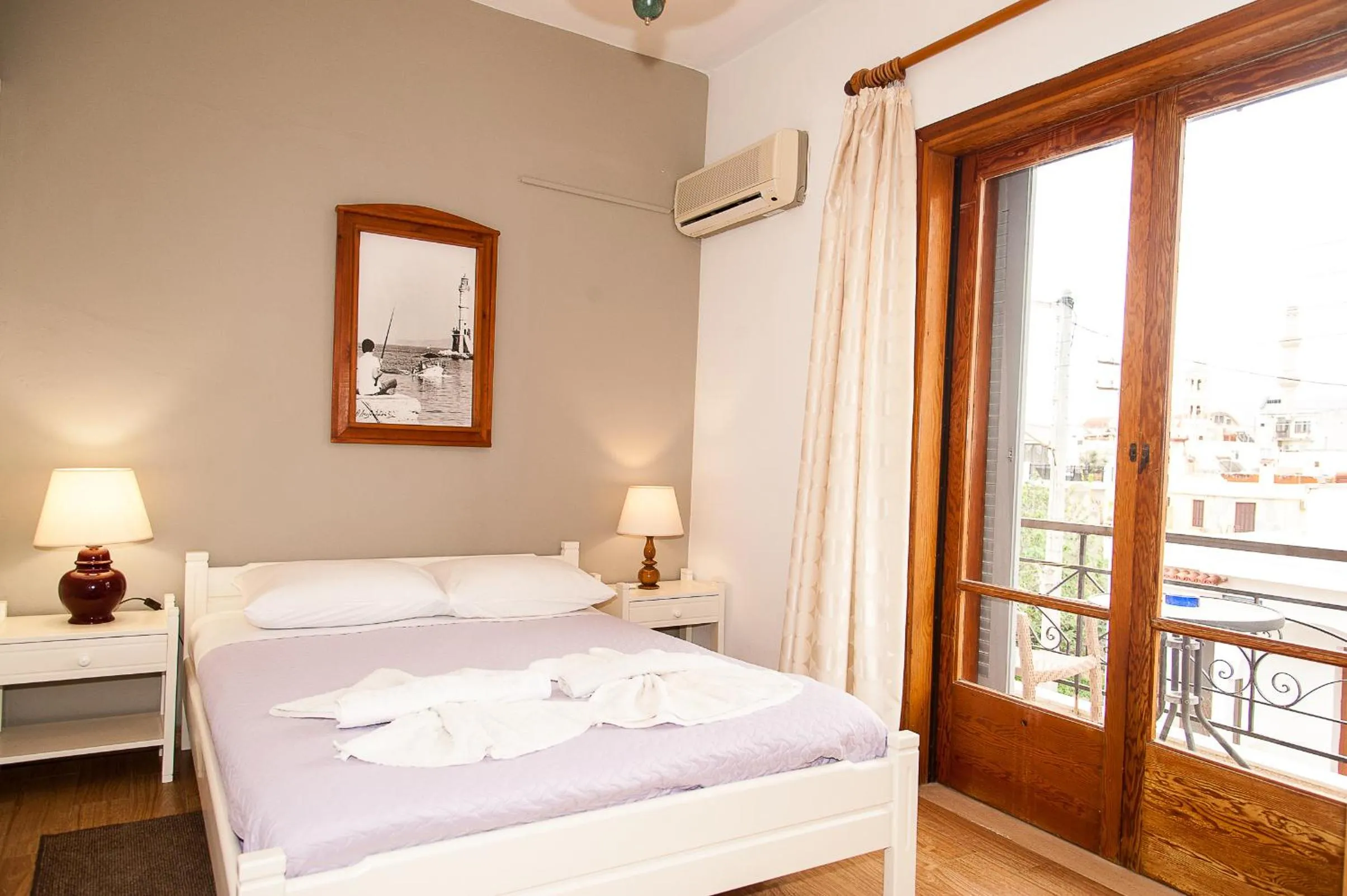 Photo of the whole room in Casa Kasteli