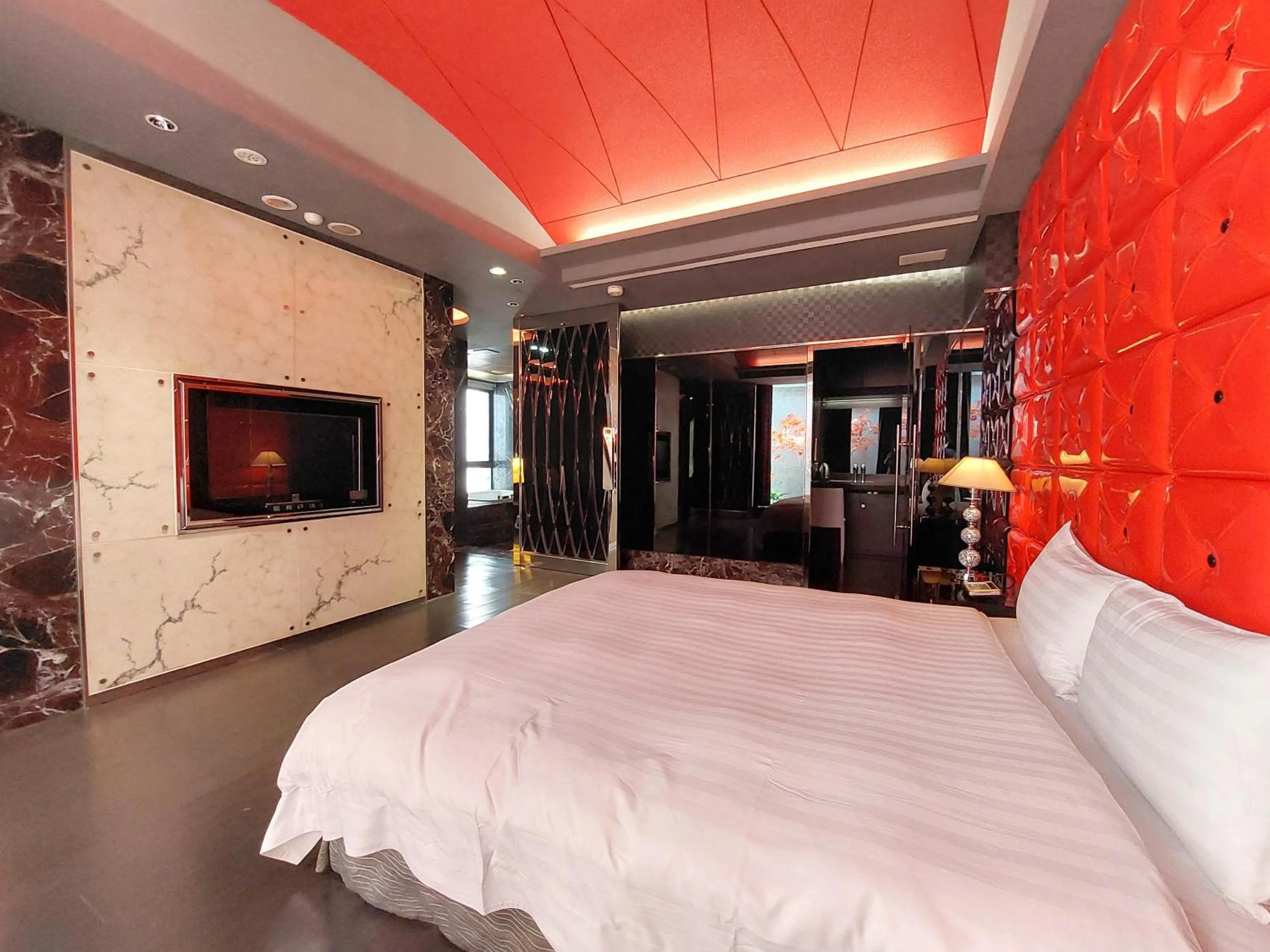 Bed in Elysees Motel