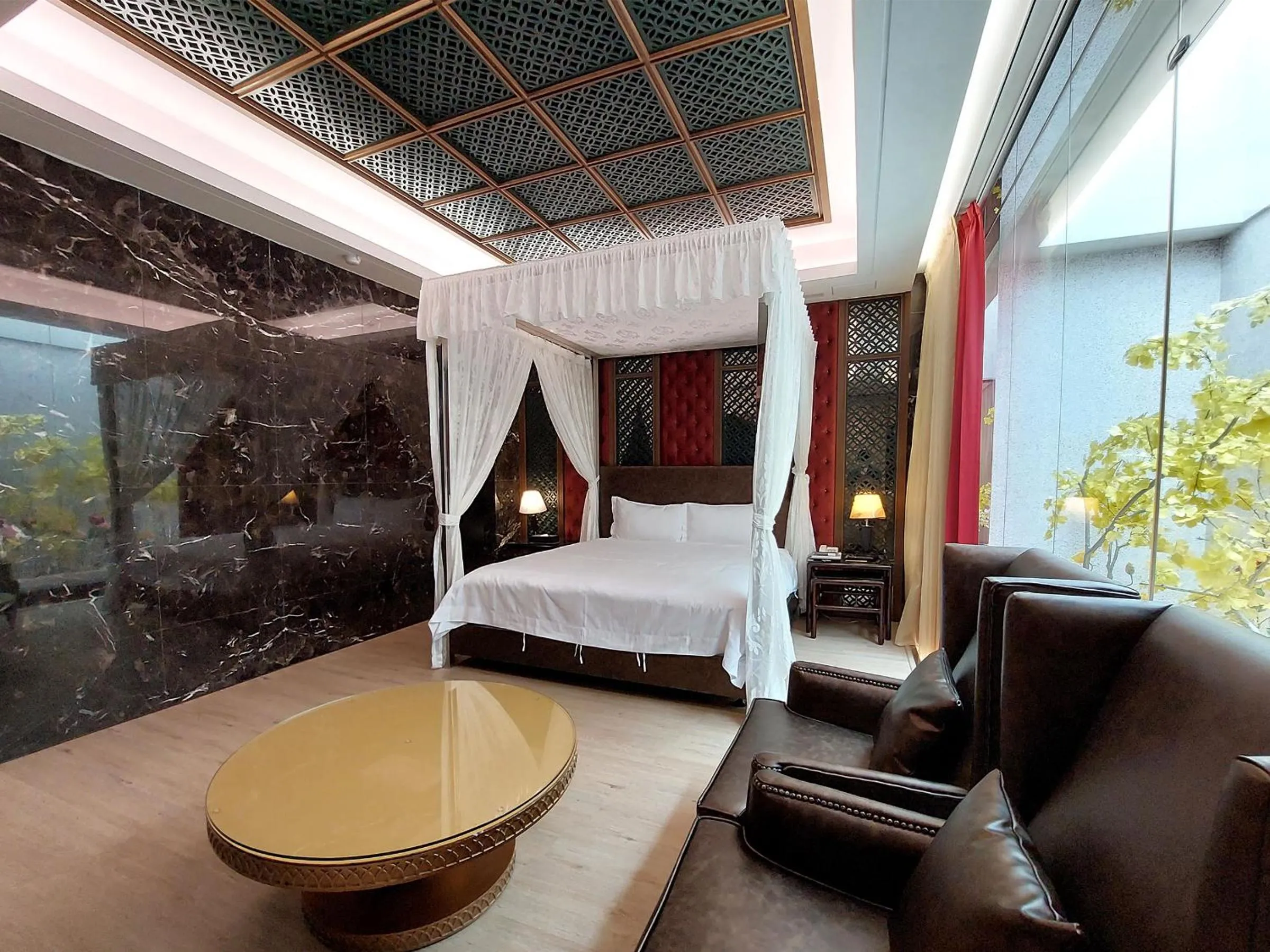 Bed in Elysees Motel