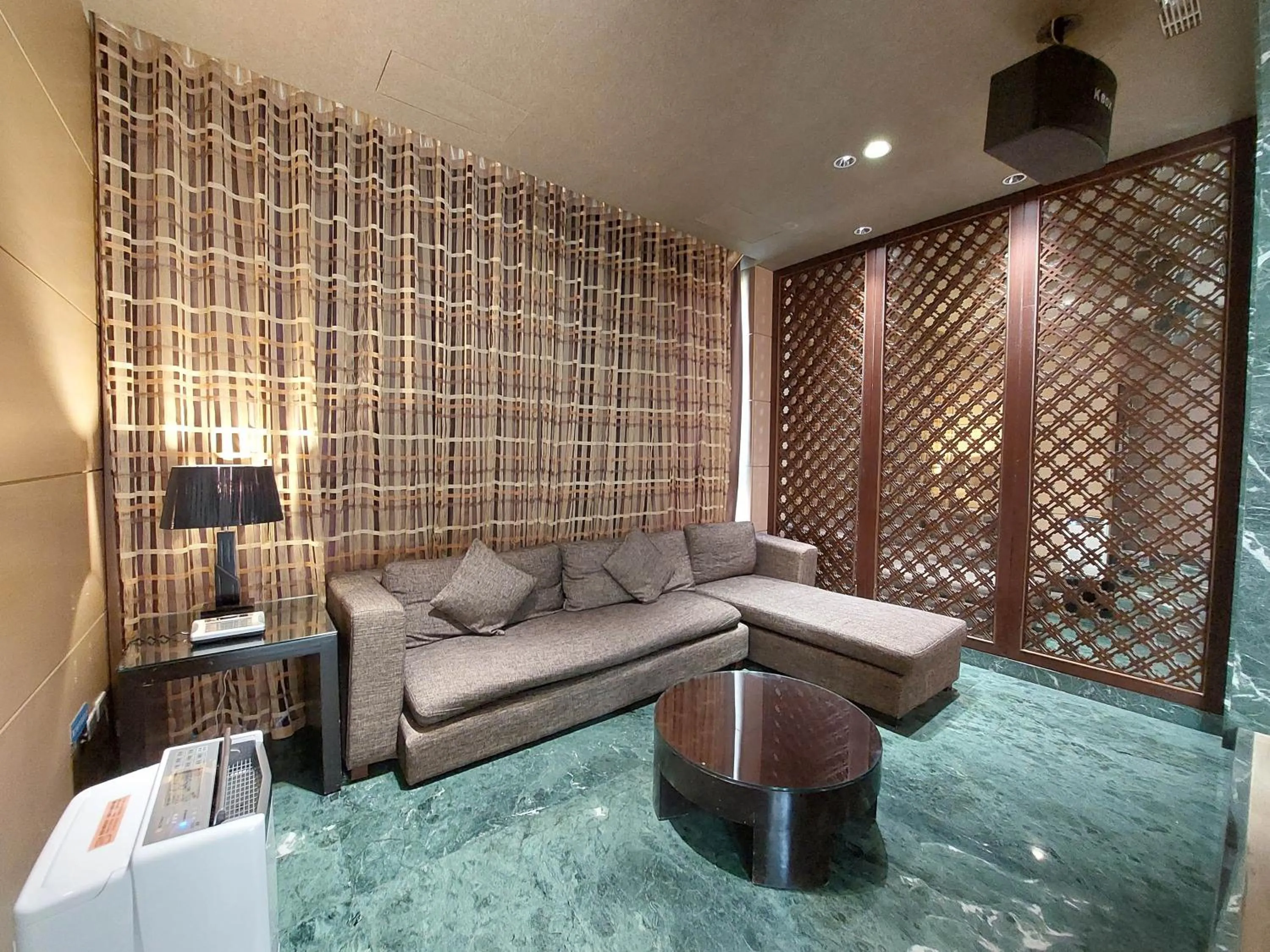 Living room in Elysees Motel