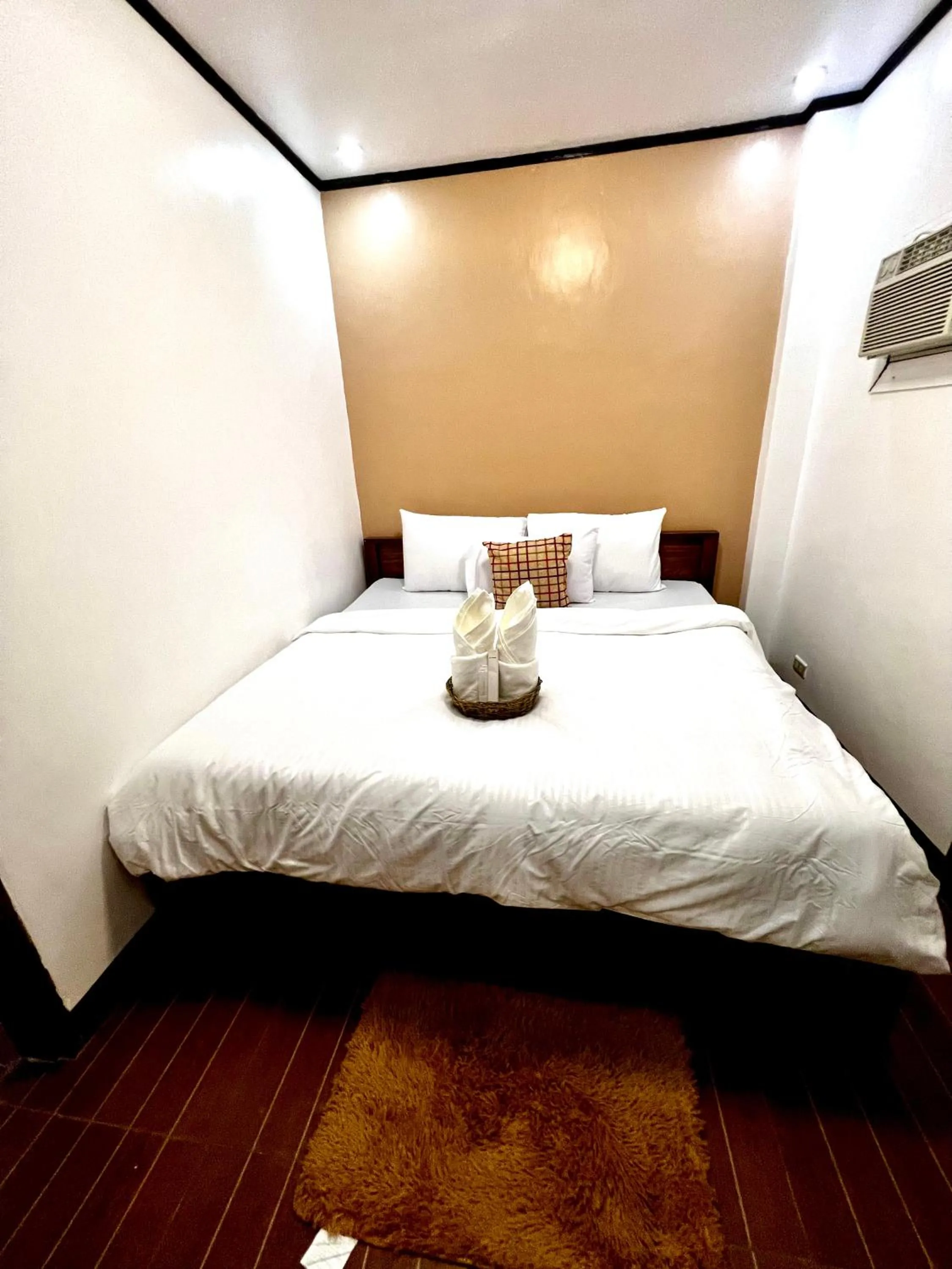 Bed in Jewel Tourist Inn