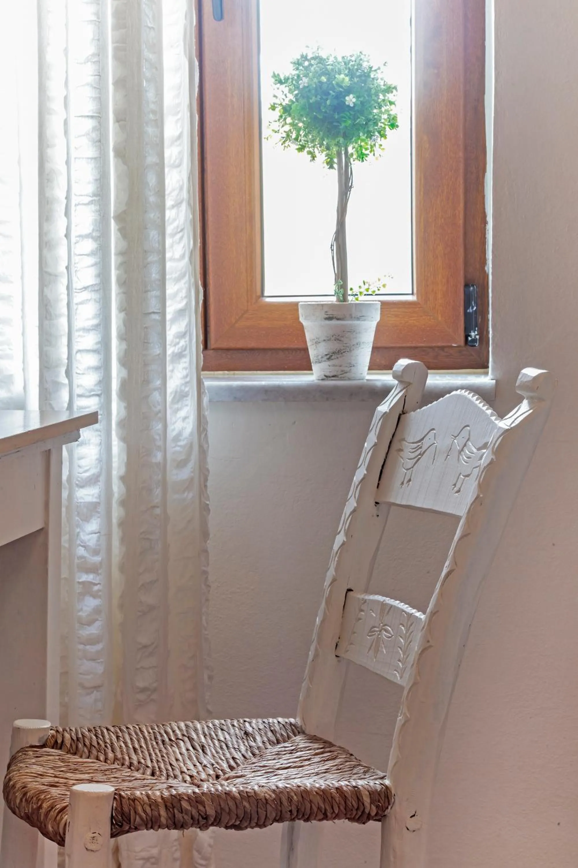 Decorative detail in KasteliSuites