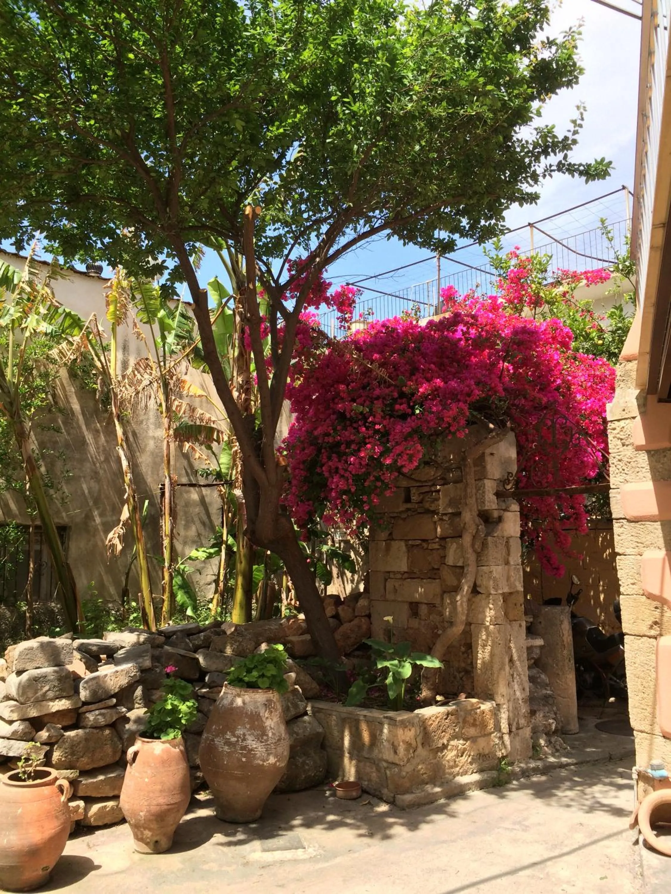 Balcony/Terrace in KasteliSuites