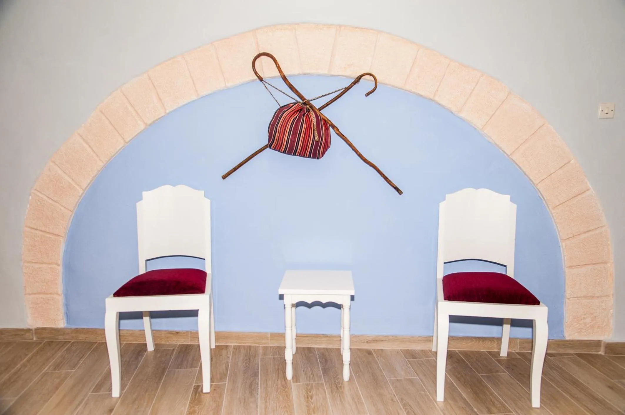 Dining area in KasteliSuites