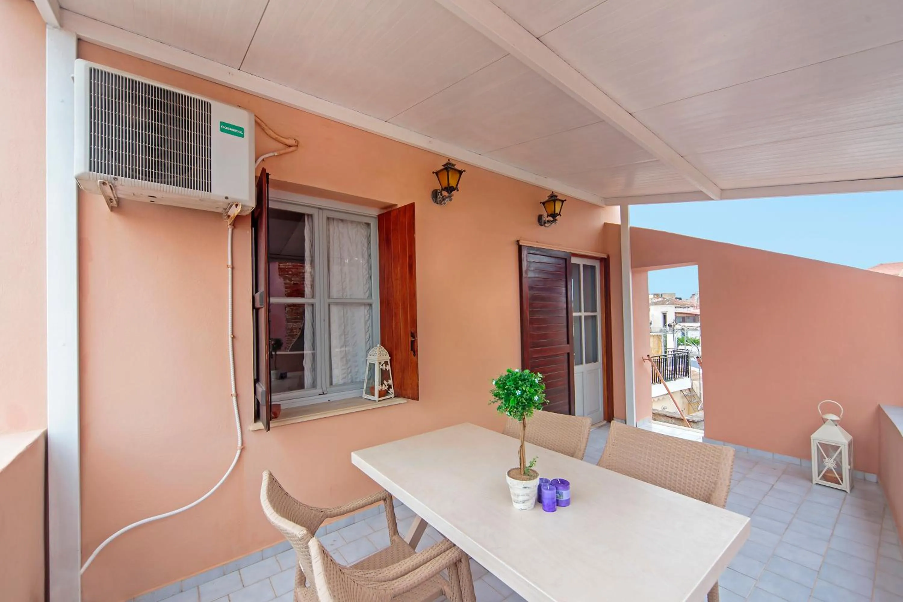 Balcony/Terrace in KasteliSuites