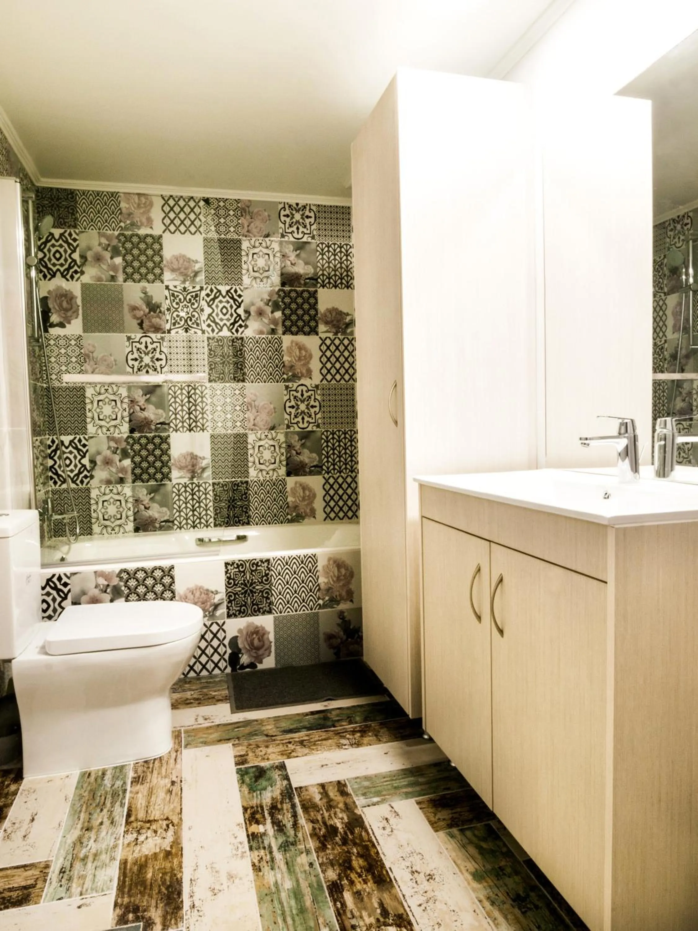 Bathroom in KasteliSuites