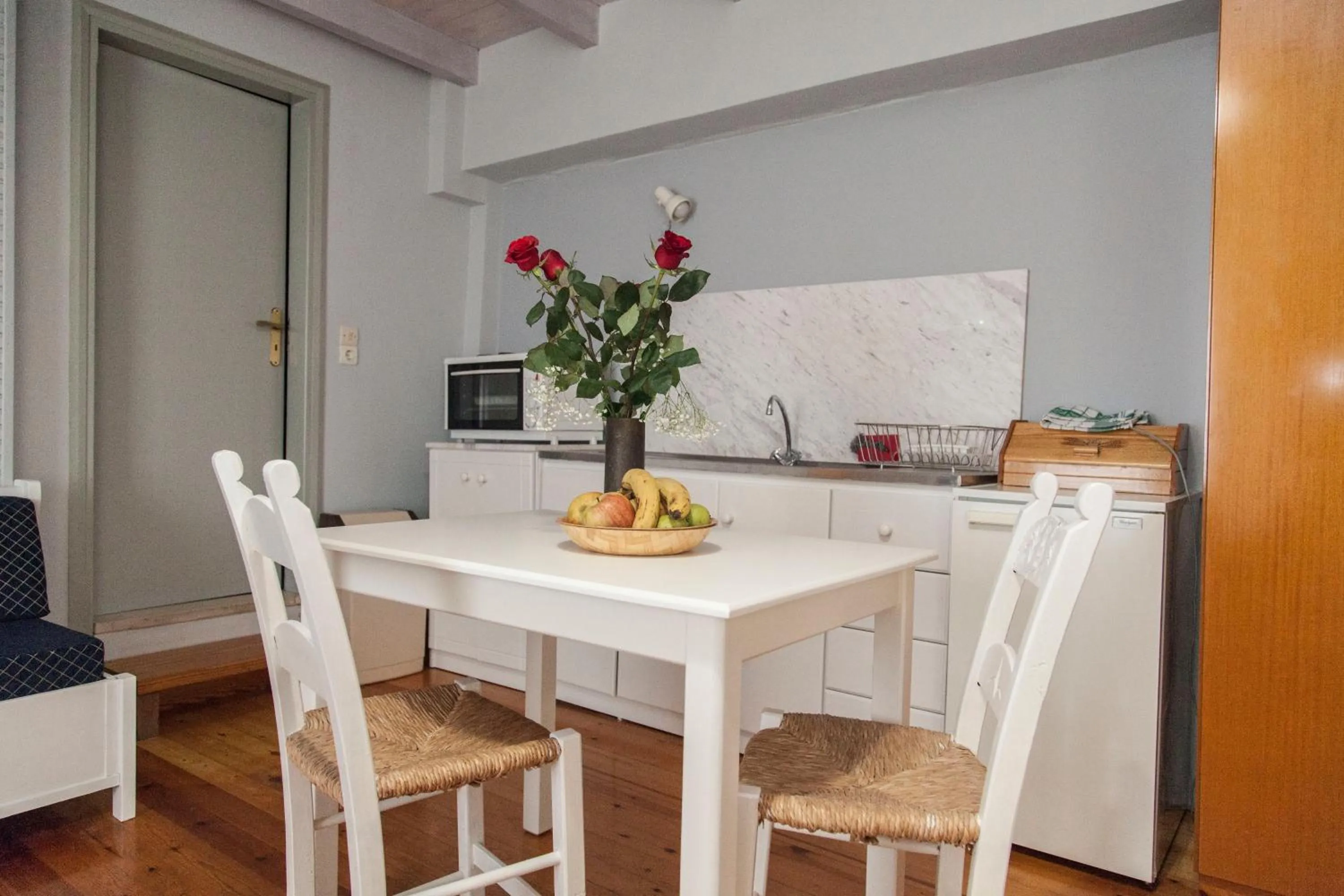 Coffee/tea facilities in KasteliSuites