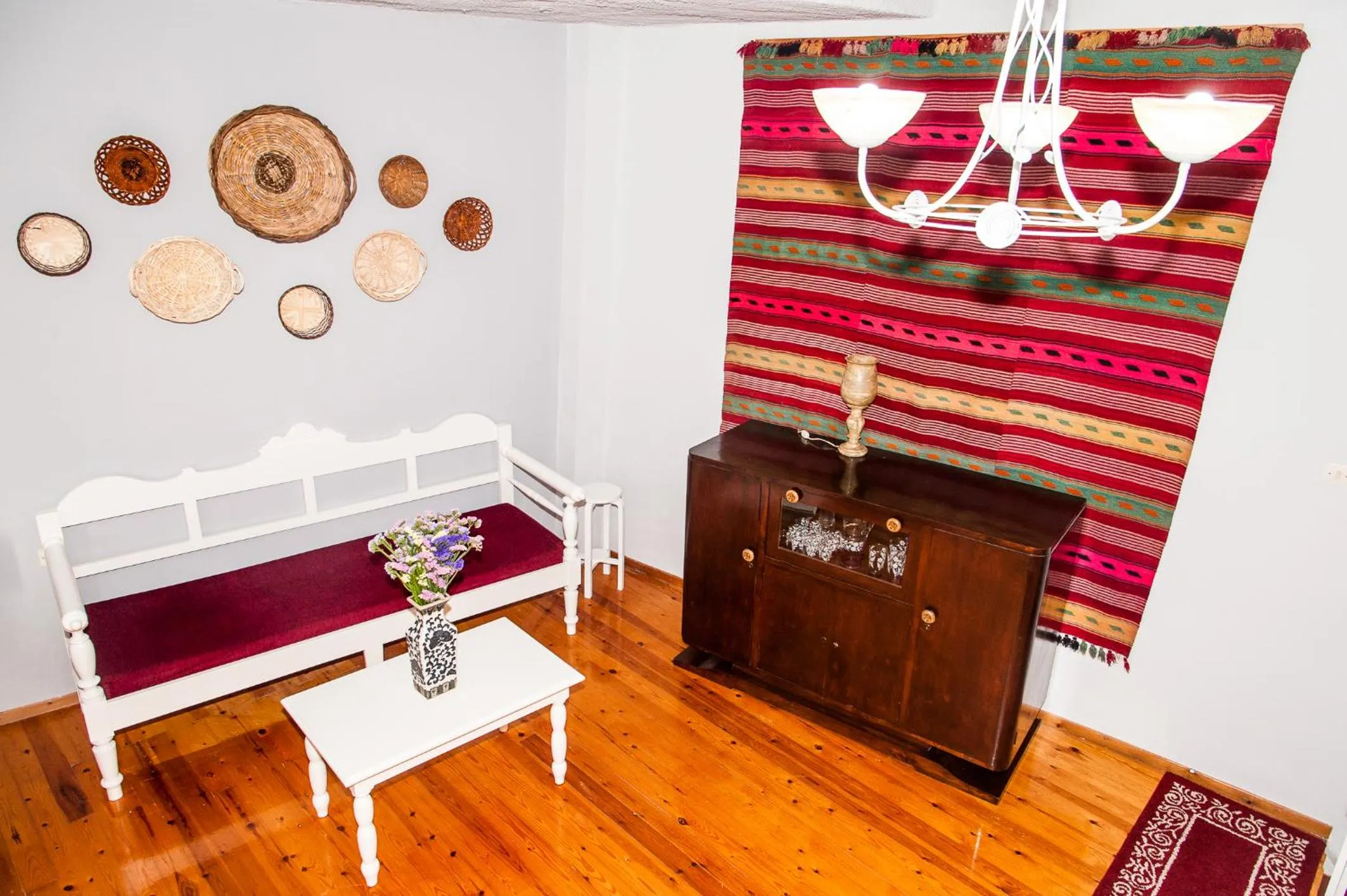 Seating area in KasteliSuites