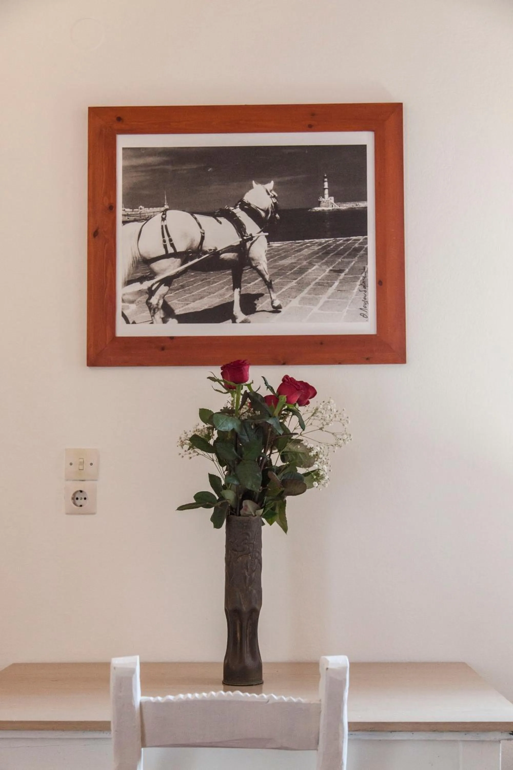 Decorative detail in KasteliSuites