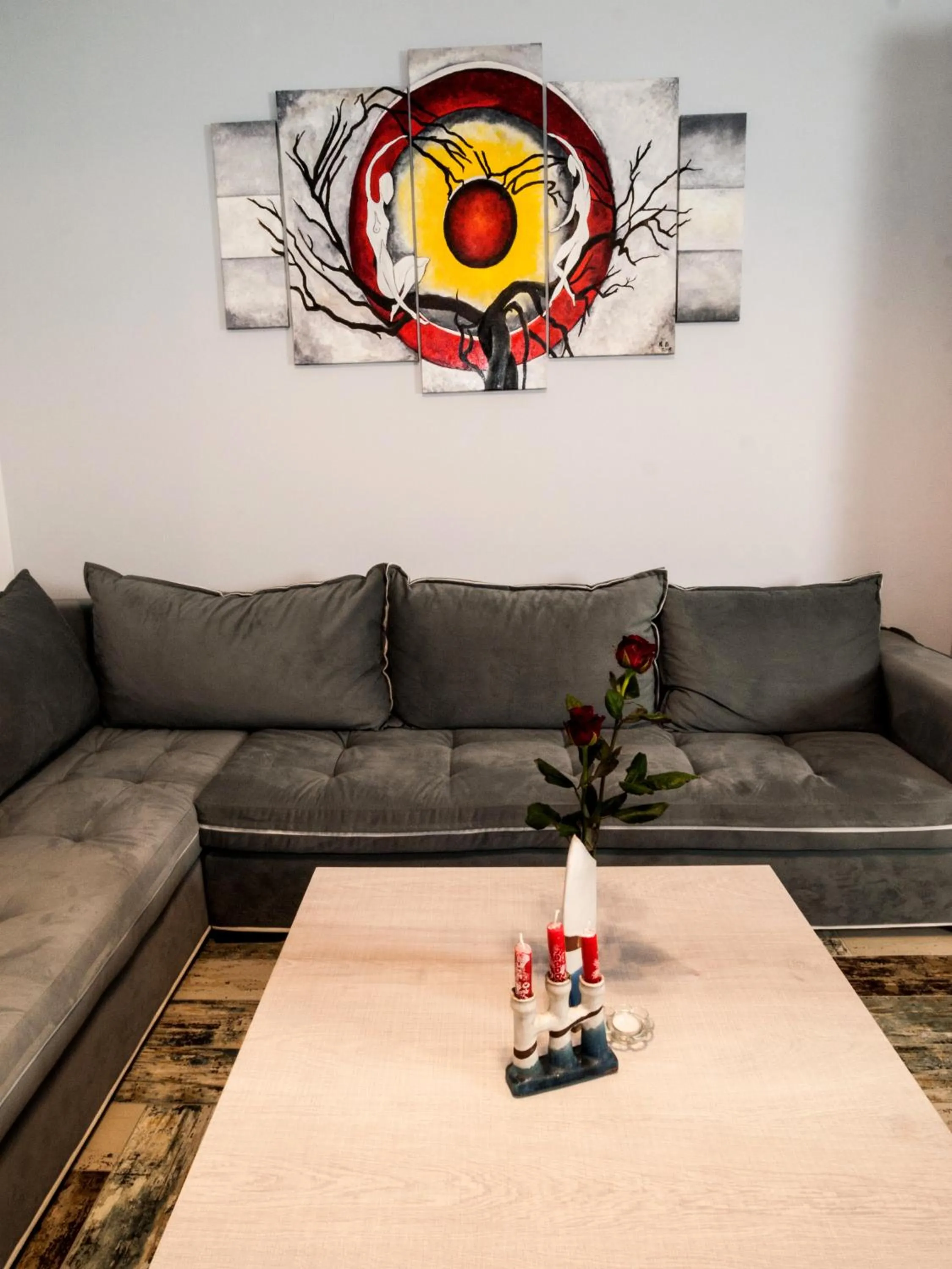 Seating area in KasteliSuites