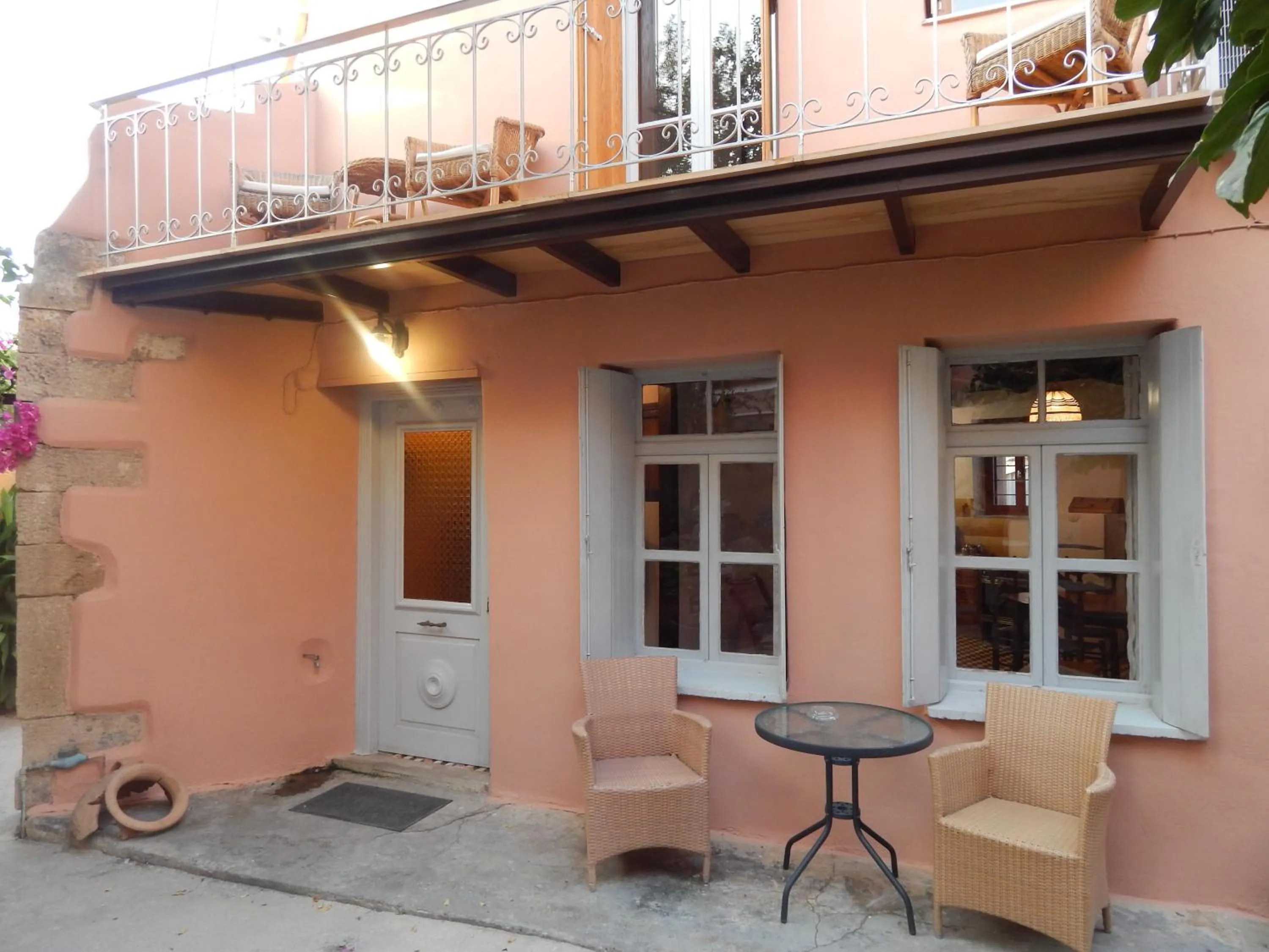 Property building in KasteliSuites