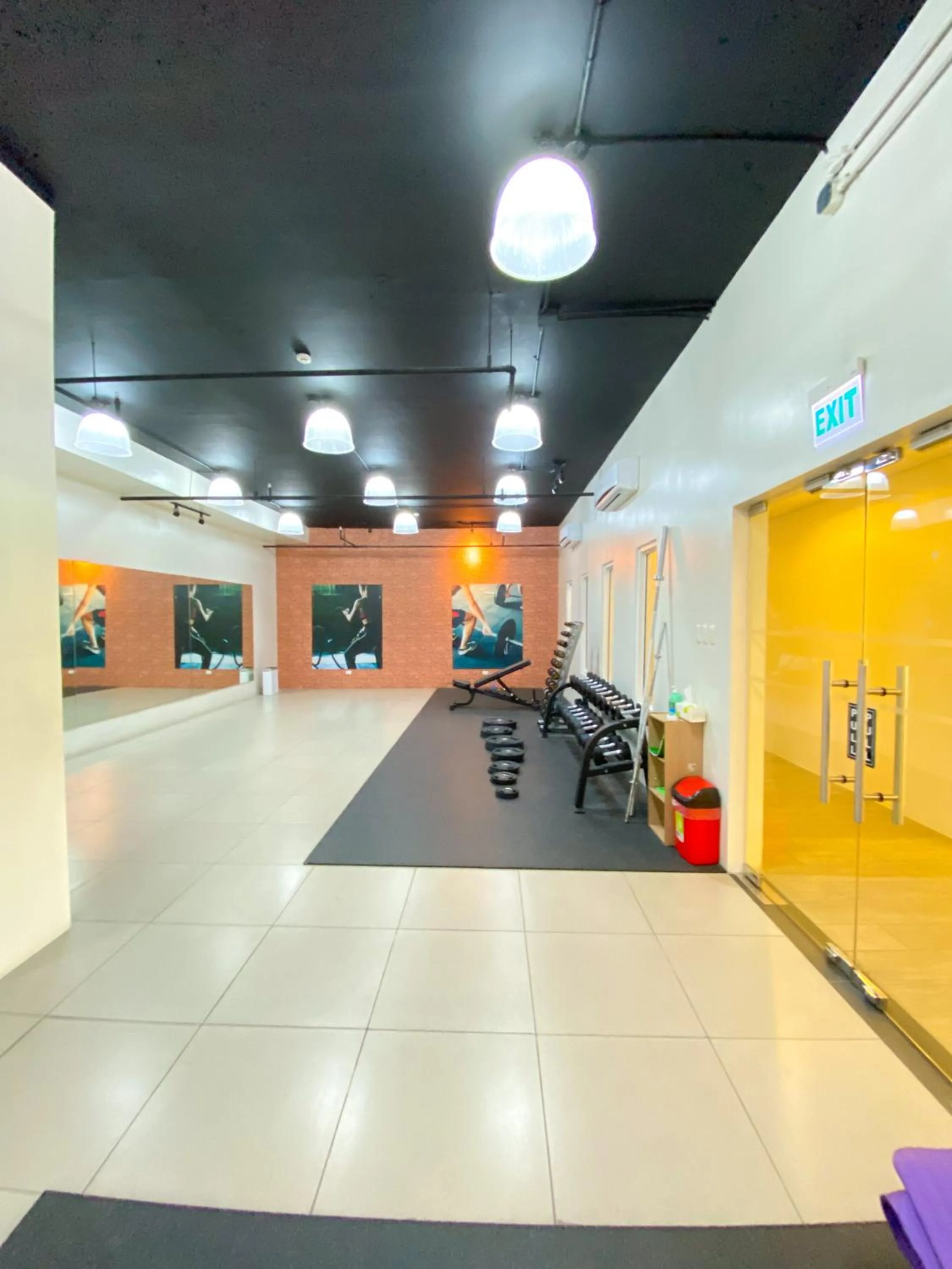 Fitness centre/facilities in Fully furnished condo in Quezon City