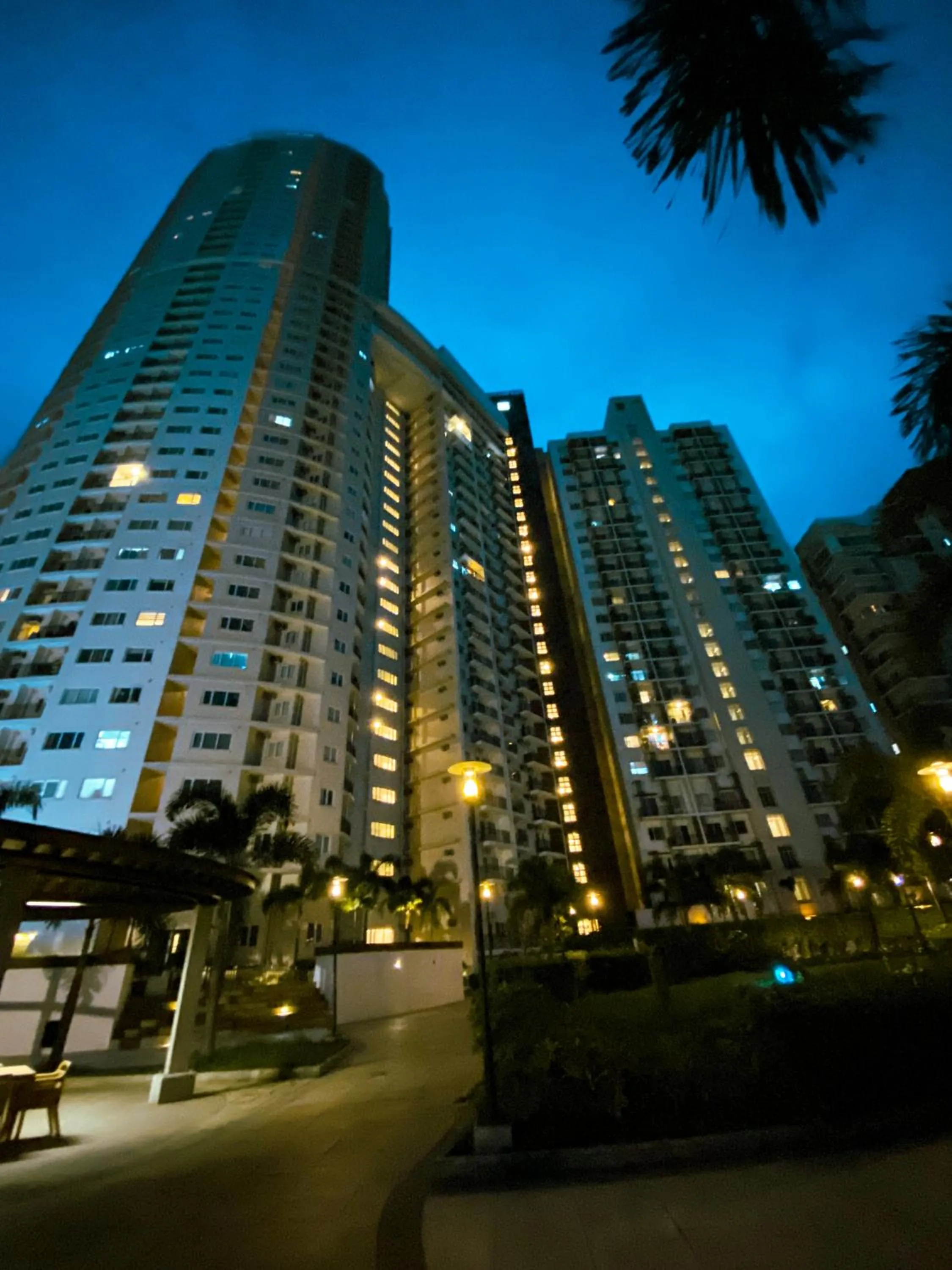 Property building in Fully furnished condo in Quezon City