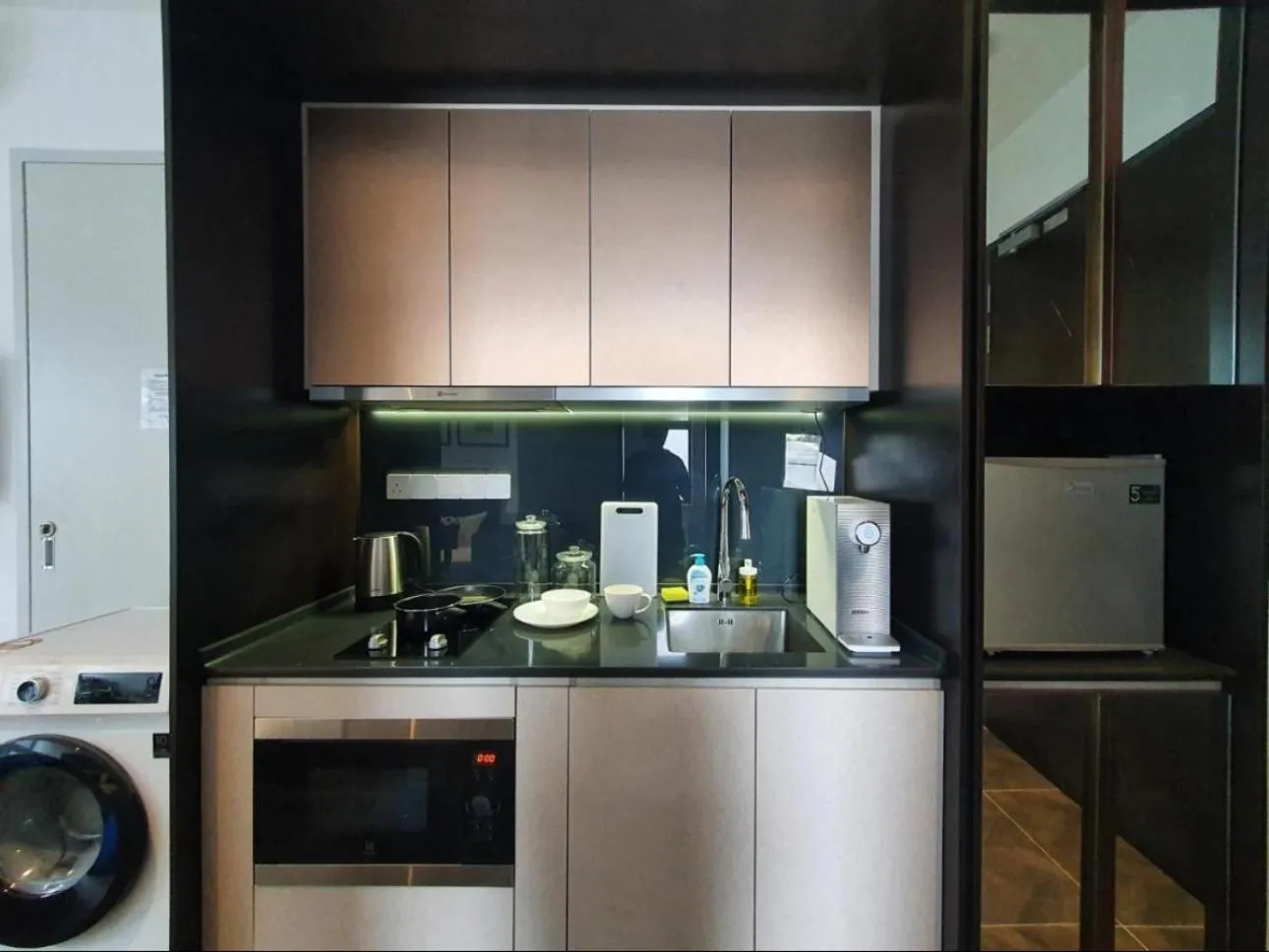 Kitchen or kitchenette in Scarletz Suites KLCC Twin Tower by Purple Orchid