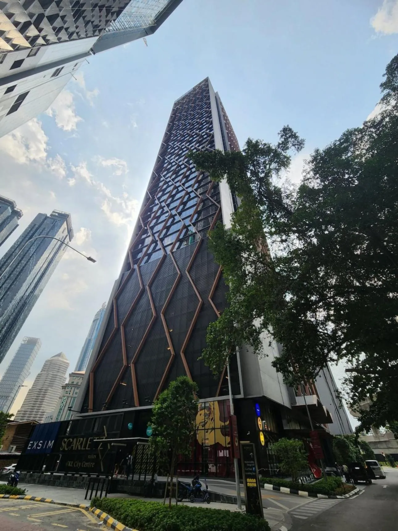 Property building in Scarletz Suites KLCC Twin Tower by Purple Orchid