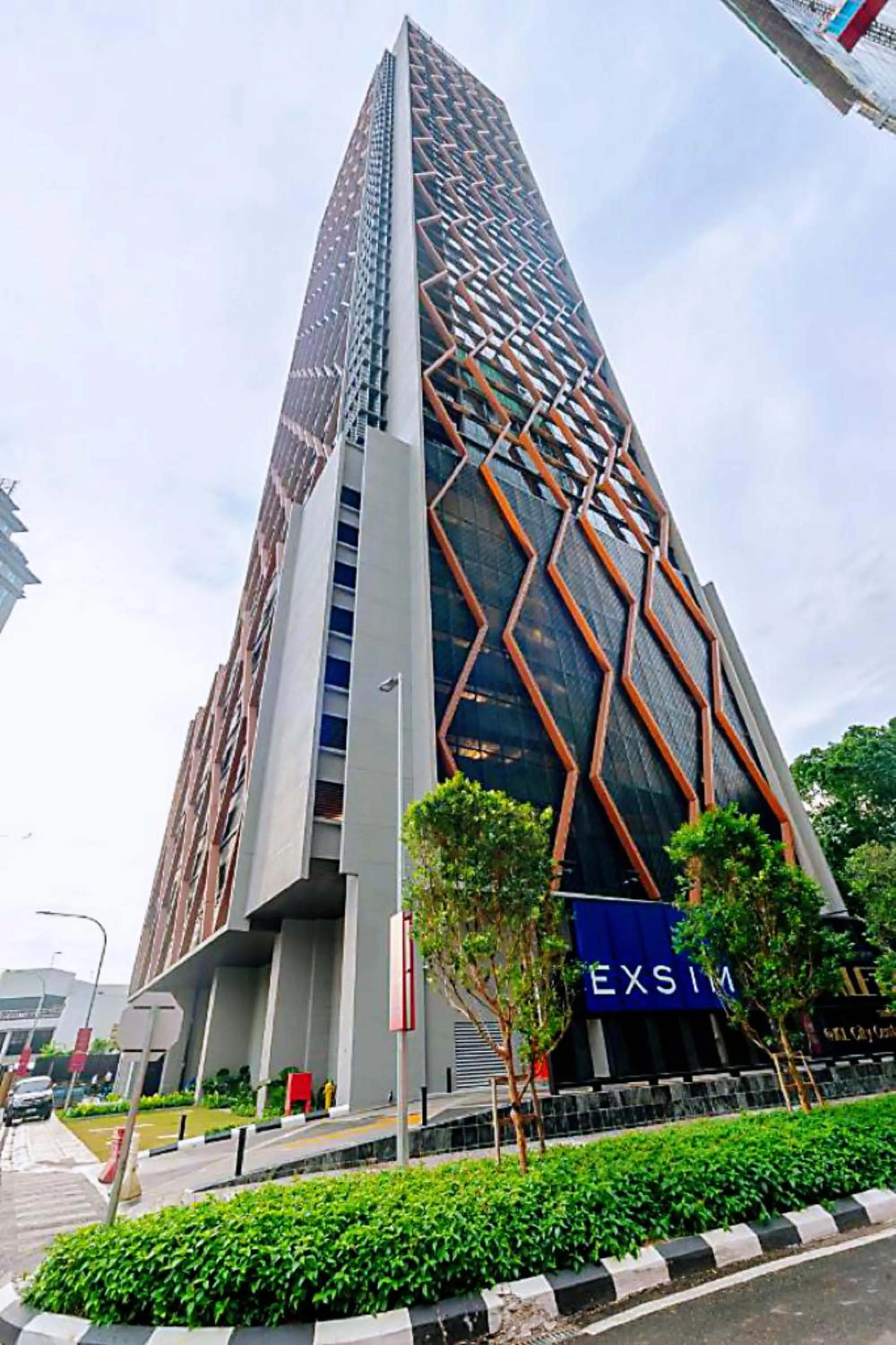 Property building in Scarletz Suites KLCC Twin Tower by Purple Orchid