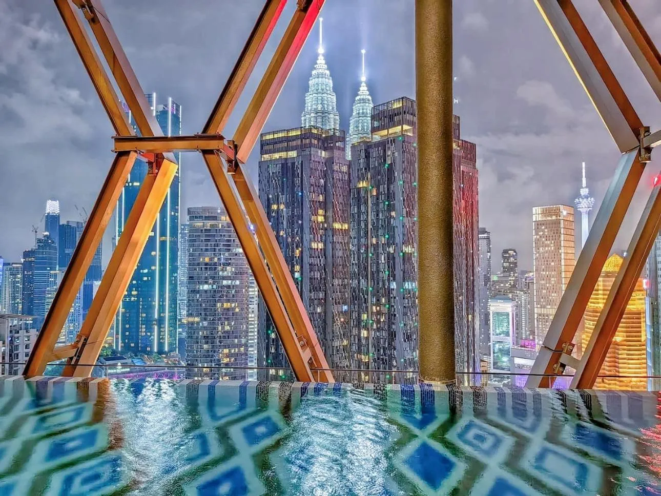 City view in Scarletz Suites KLCC Twin Tower by Purple Orchid