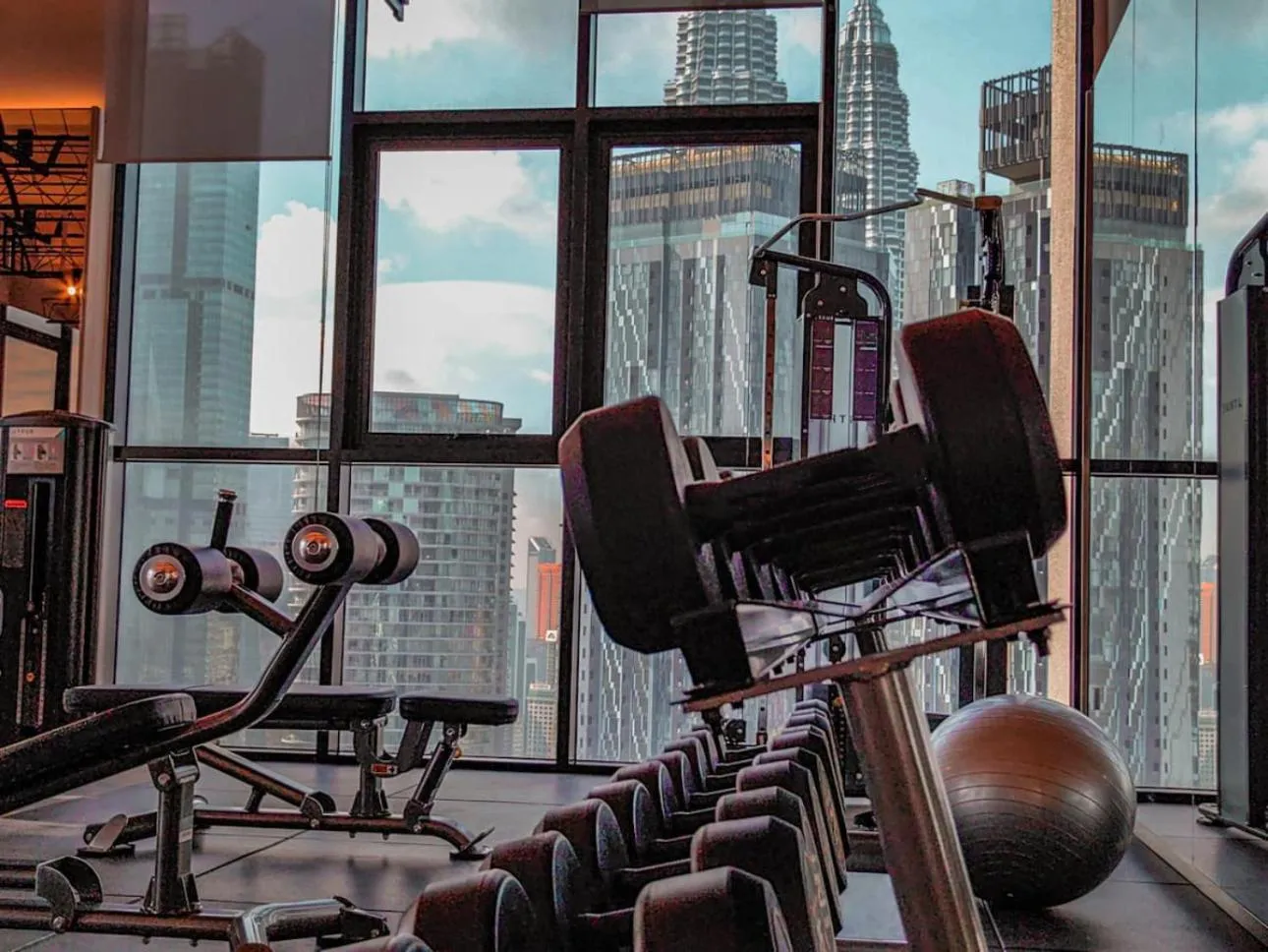 Fitness centre/facilities in Scarletz Suites KLCC Twin Tower by Purple Orchid
